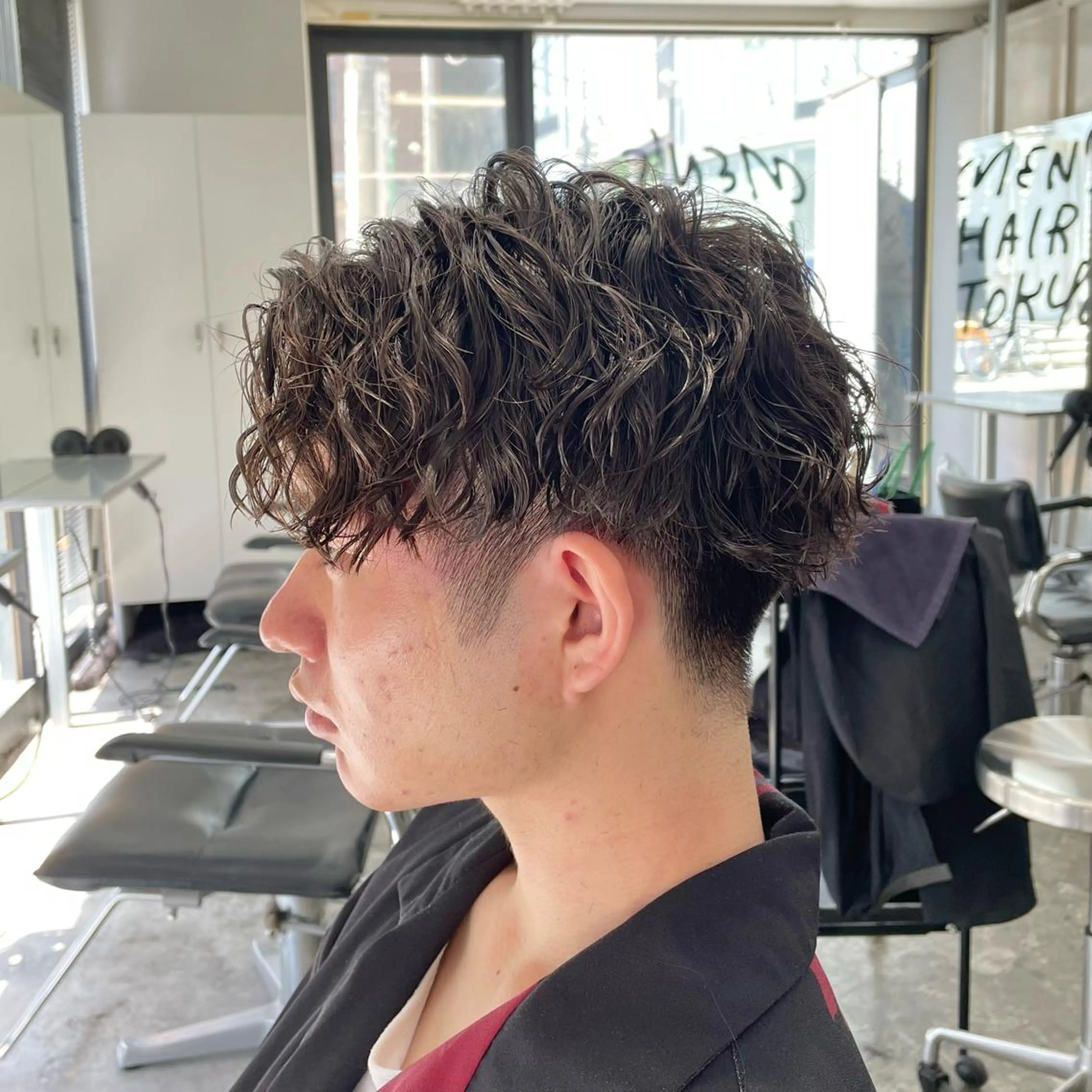 ショート パーマ メンズ センターパート カット パーマ メンズ特化美容師/ 藤戸 椋のヘアスタイル