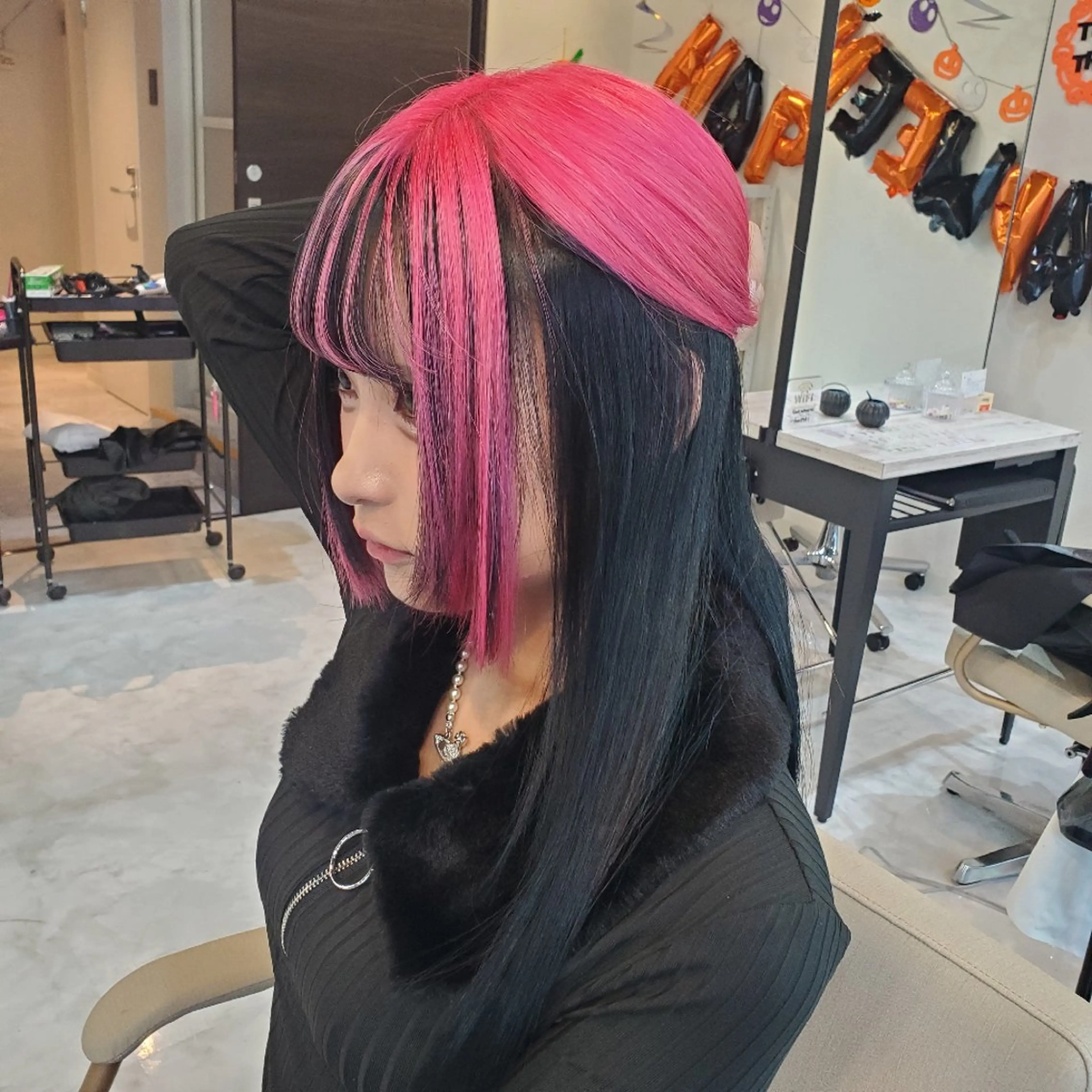 ロング カラー 黒髪 デザインカラー ピンクカラー ヘアカラー トリートメント 派手髪/ハイトーン/ エクステ✨ユウキのヘアスタイル