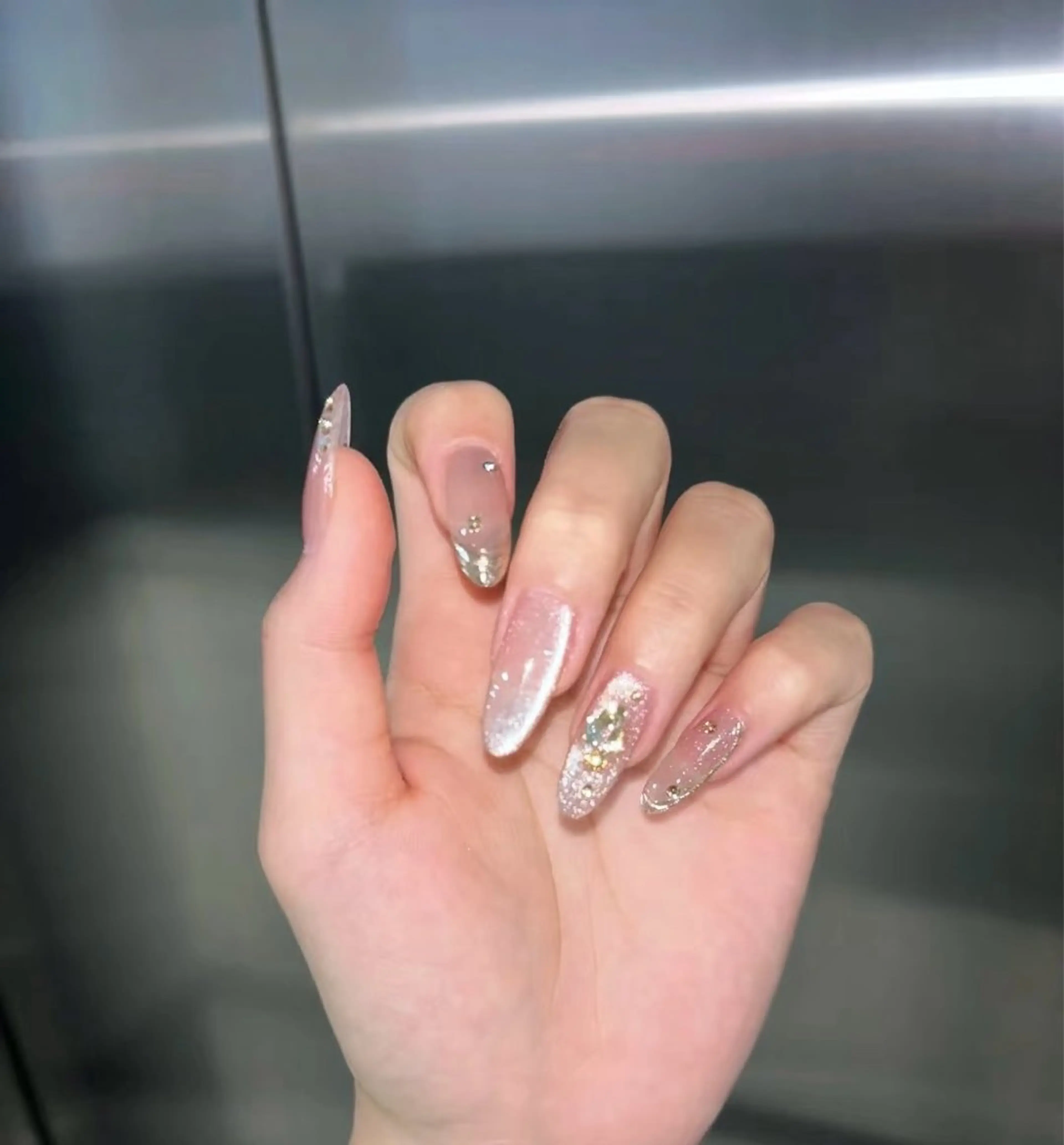 ネイル 高木 維麗絲のネイルデザイン