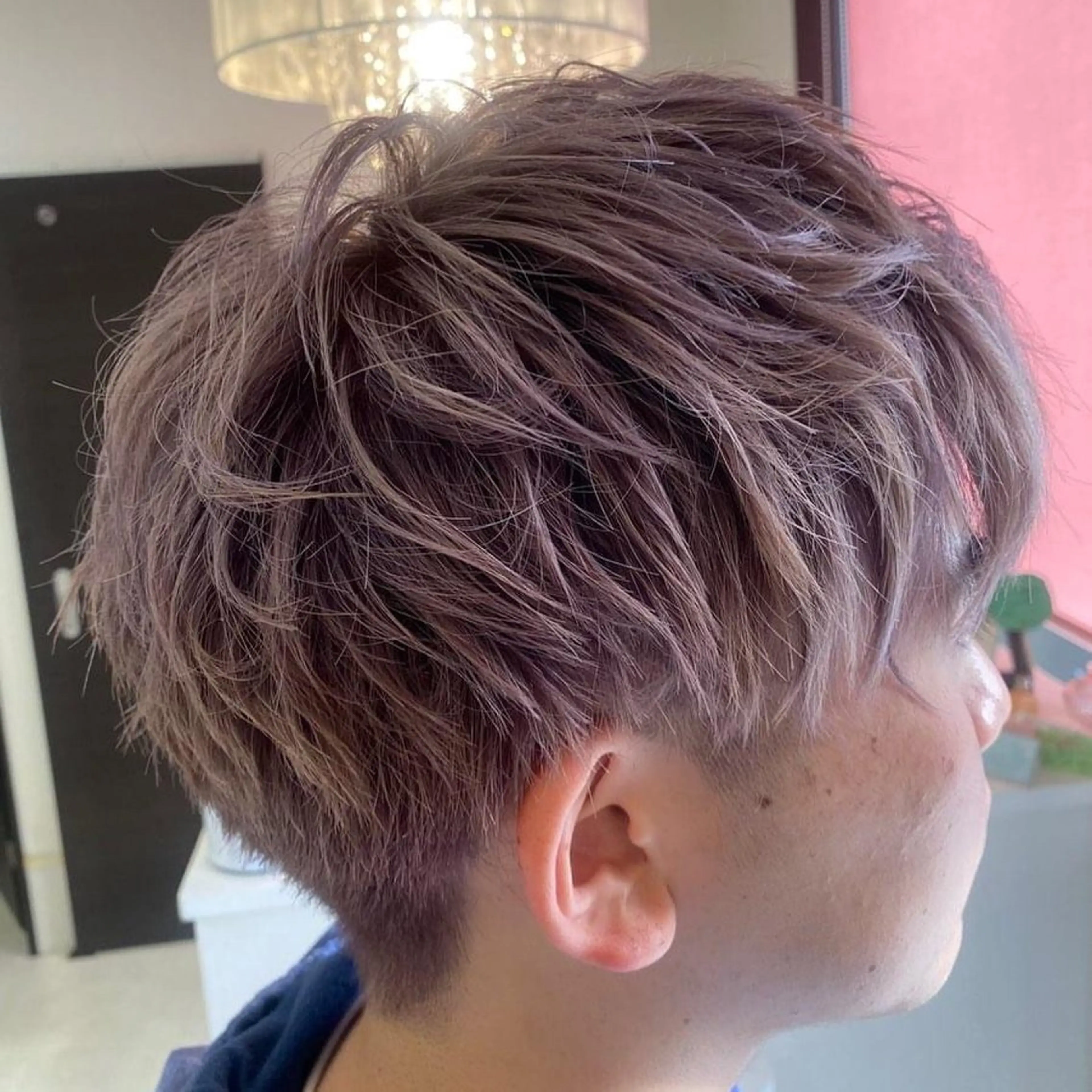 ショート カラー メンズ メンズブリーチ アッシュ ブリーチ バイオレットカラー バイオレットアッシュ カット Chou-Chou所属・沼田 孝志のヘアスタイル