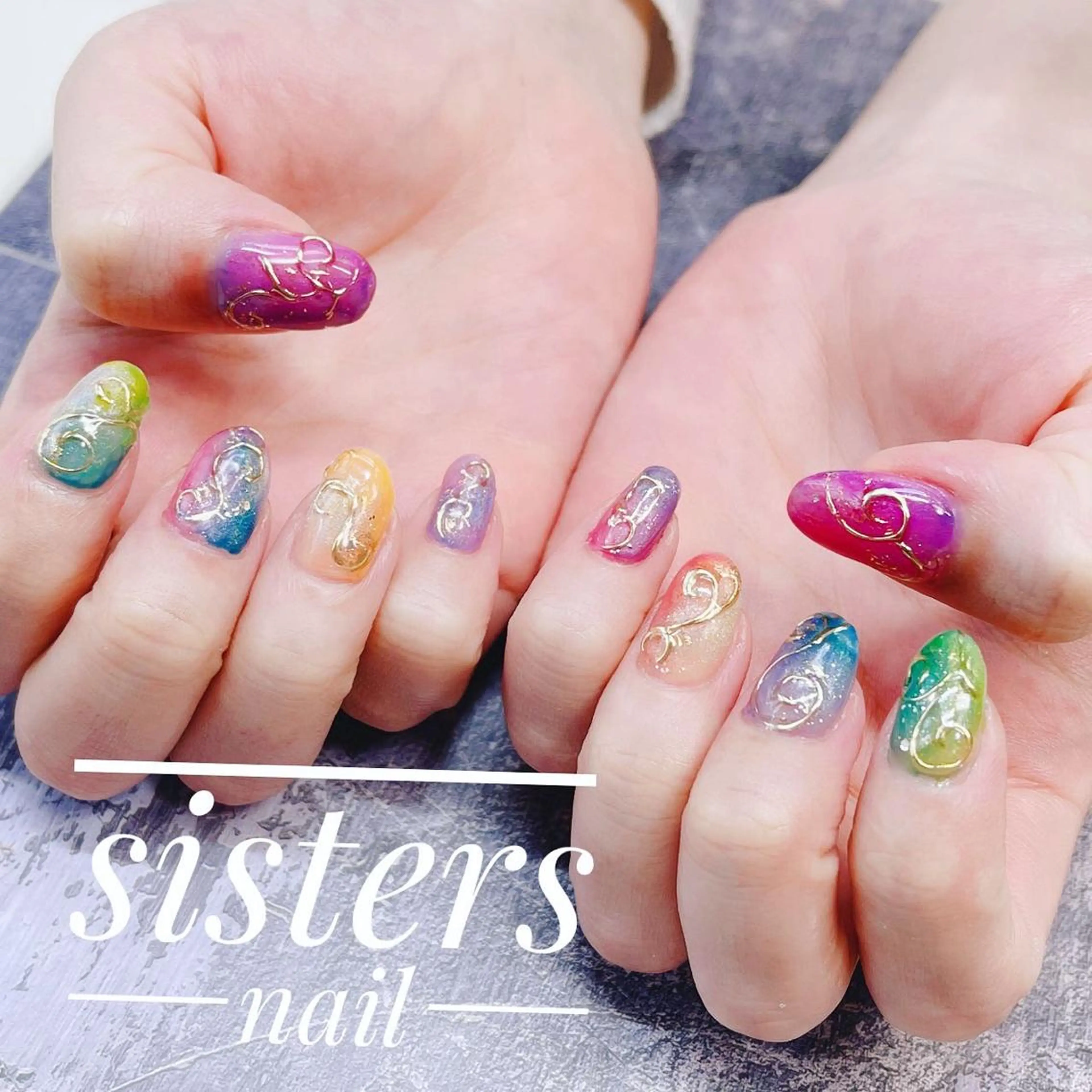 ネイル アートネイル グラデーション キラキラネイル ミラーネイル 夏ネイル ハンドネイル ハンドケア sisters nail.fのネイルデザイン