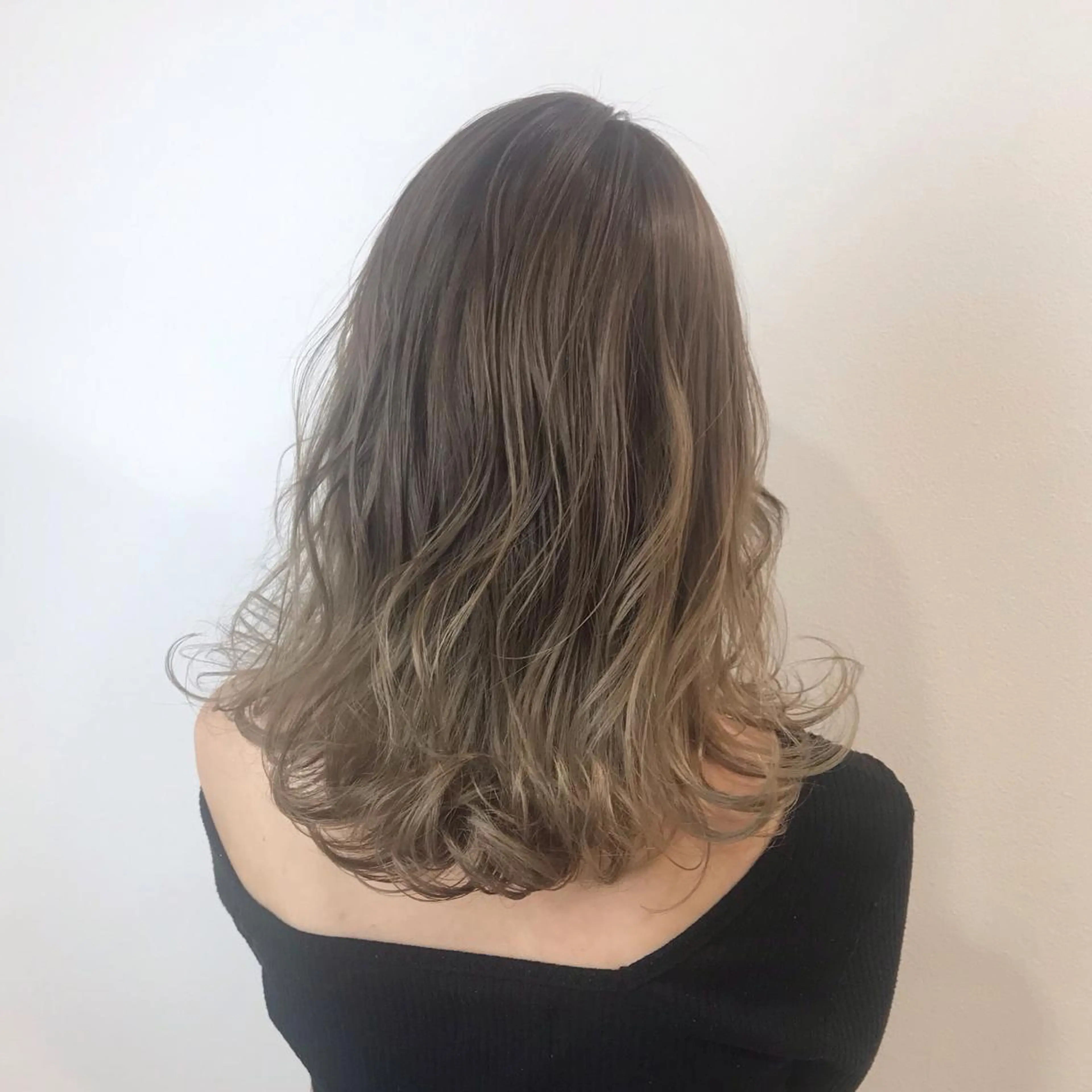ロング ヘアカラー ヤマシタ ミサキのヘアスタイル
