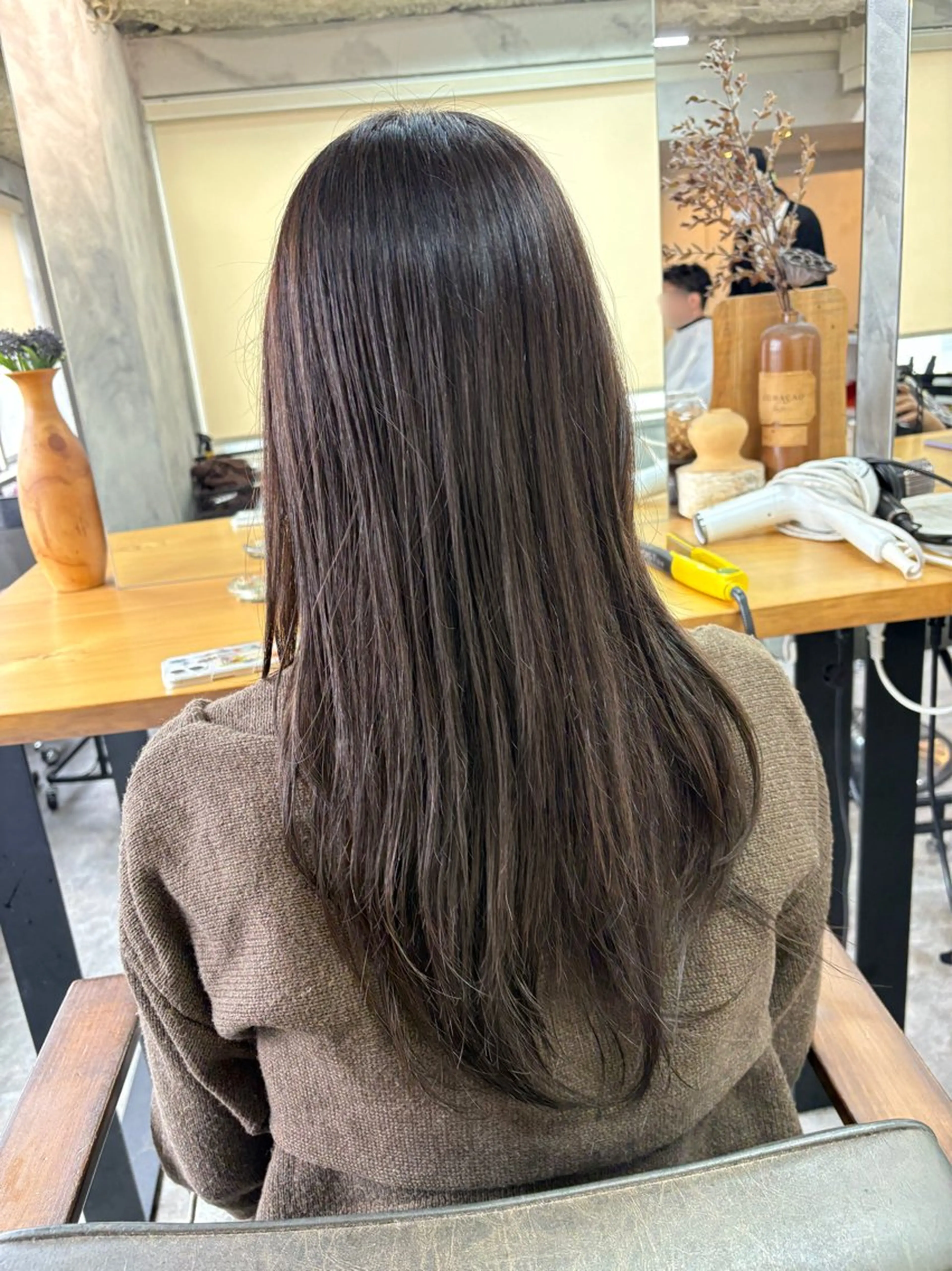 ロング ヘアカラー シモイケ ルアのヘアスタイル