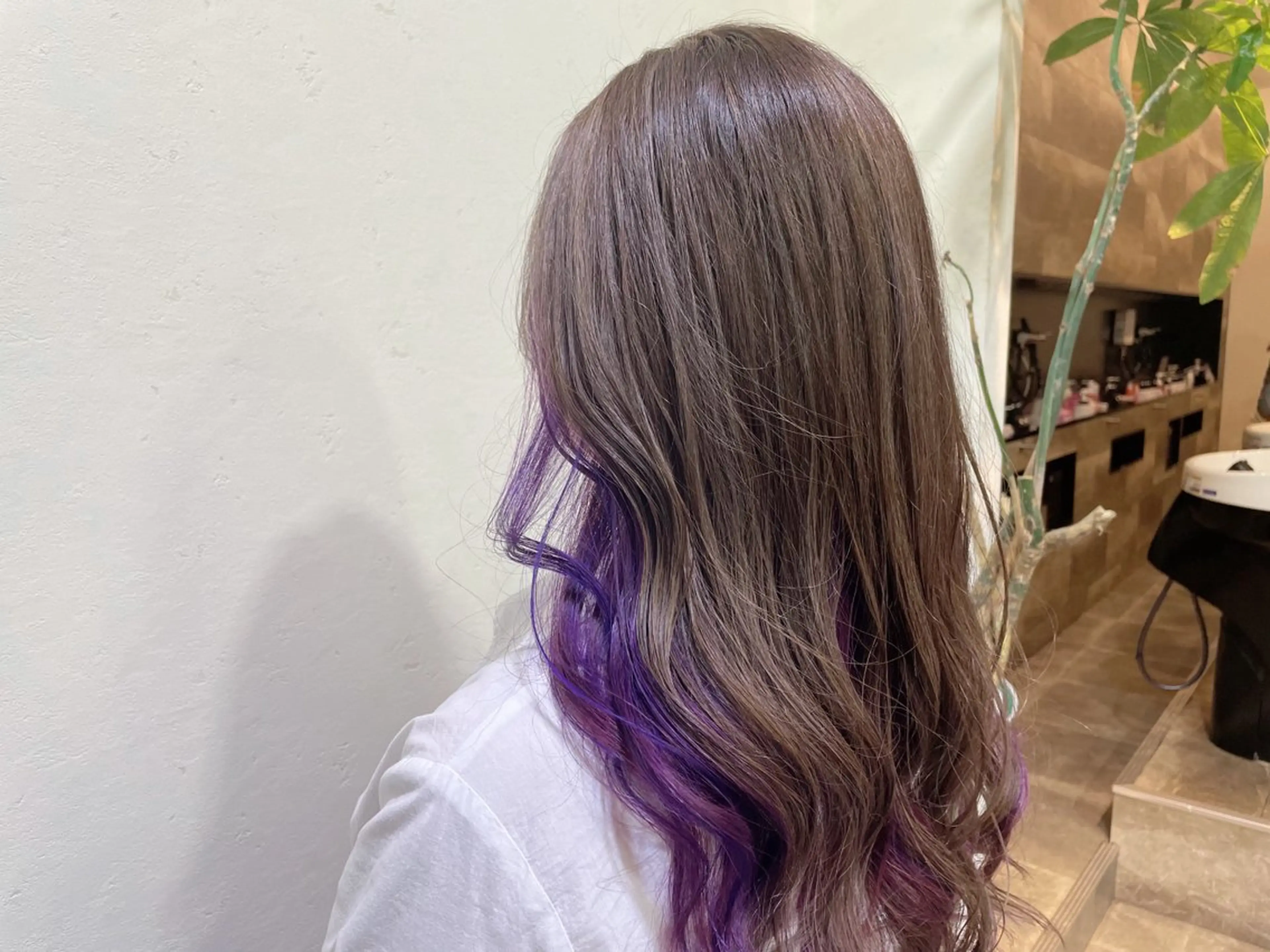 ロング カラー 塩崎 明菜のヘアスタイル