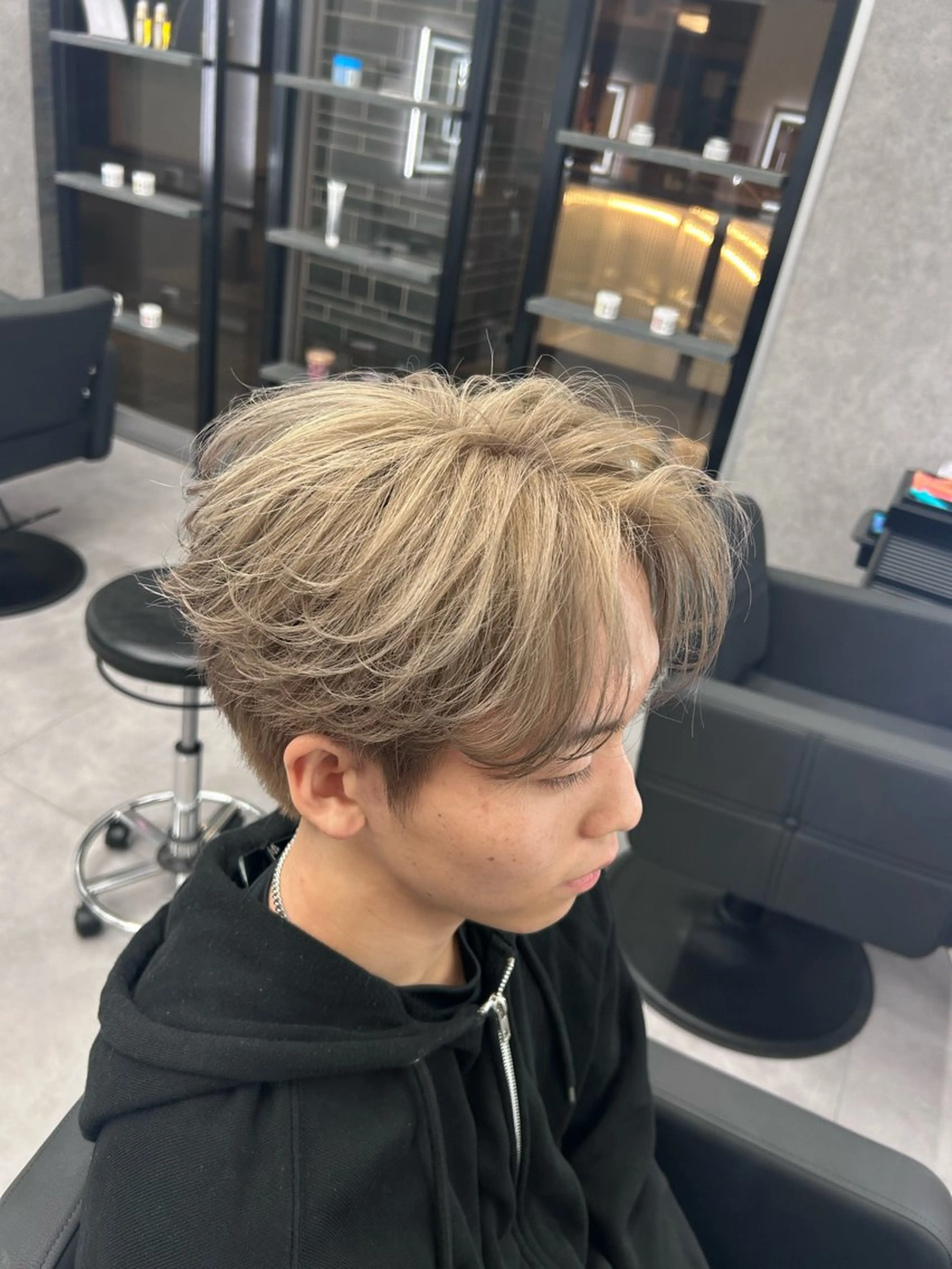 ショート カラー パーマ メンズ ベージュカラー ミルクティーベージュ カット ヘアカラー メンズ特化 👑YUTAのヘアスタイル