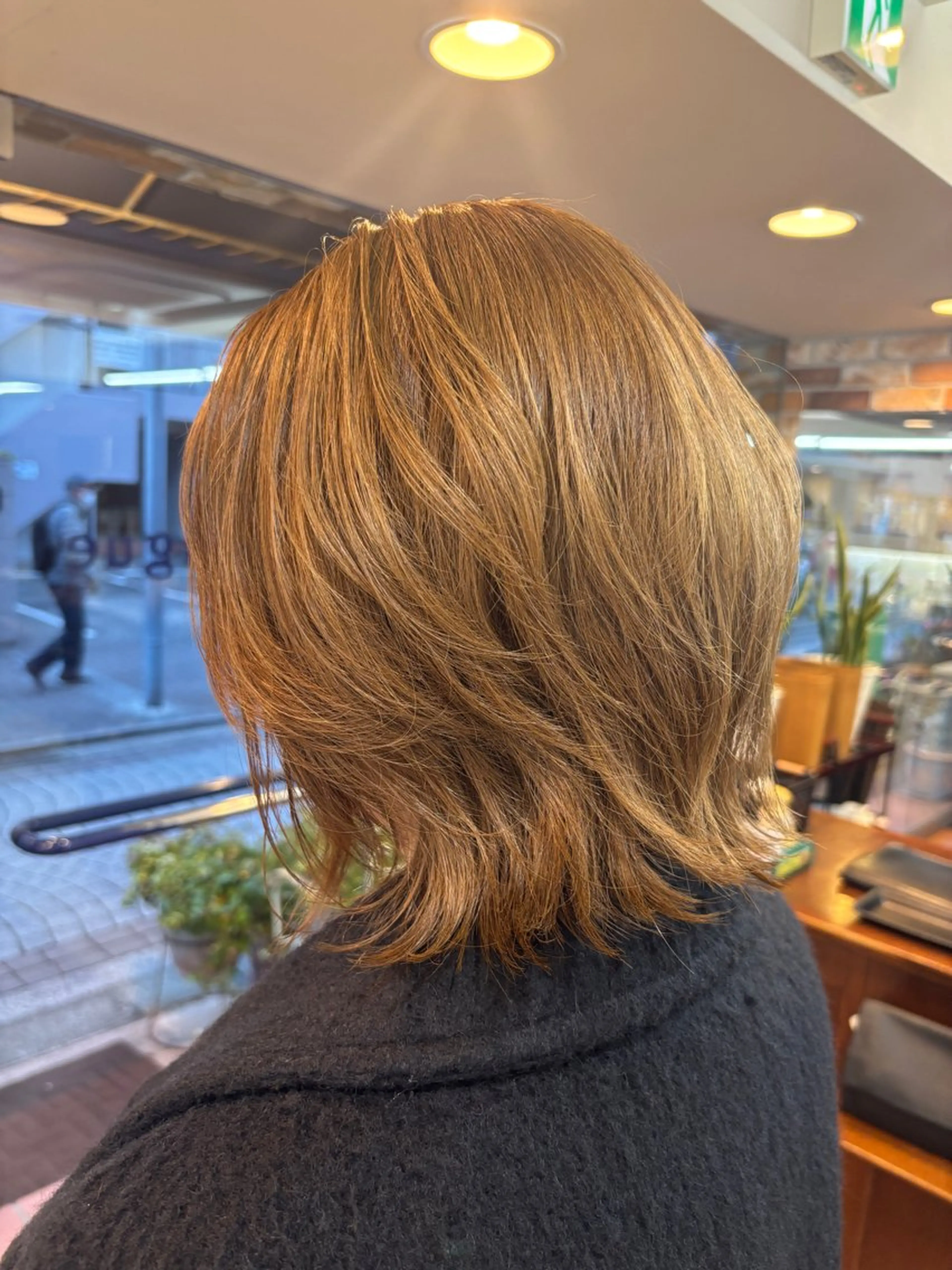 ミディアム カラー 長谷川 礼子のヘアスタイル