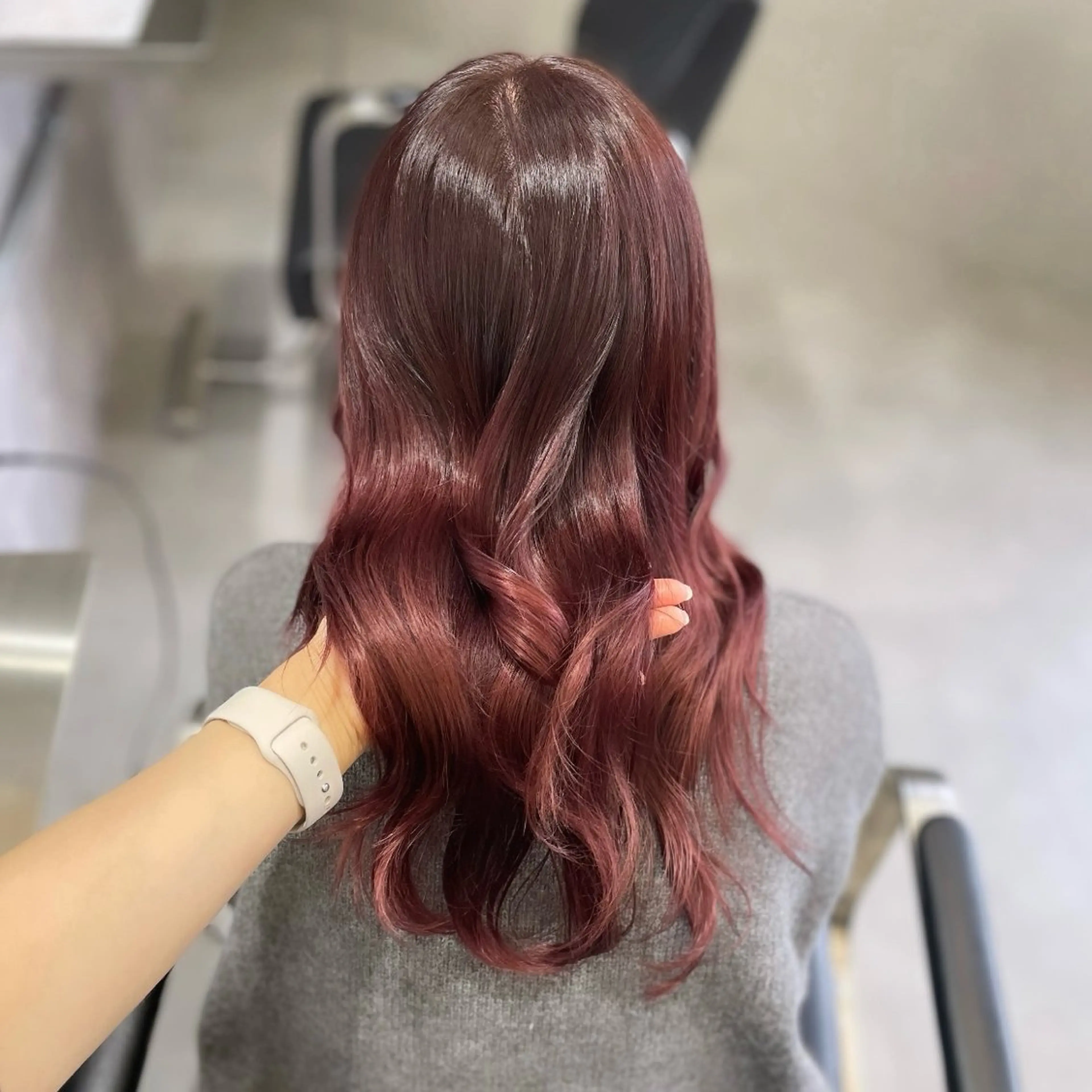 セミロング カラー ブリーチ ピンクカラー ヘアカラー Rui/透明感カラー 暖色/レイヤーカットのヘアスタイル