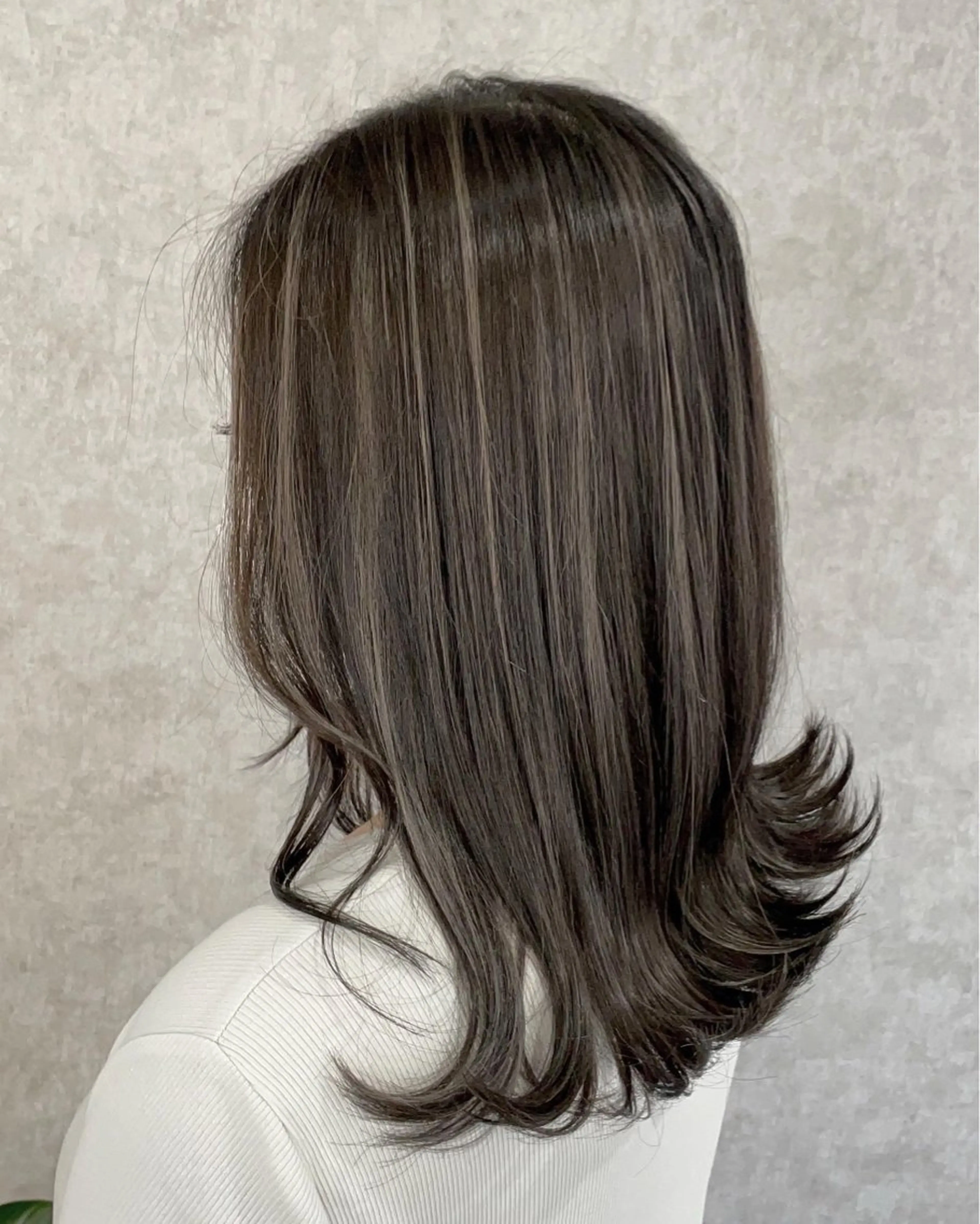 ミディアム カラー ベージュカラー ブリーチ ケアブリーチ 透明感カラー ヘーゼル ヘアカラー バレイヤージュ特化｜ Takuのヘアスタイル