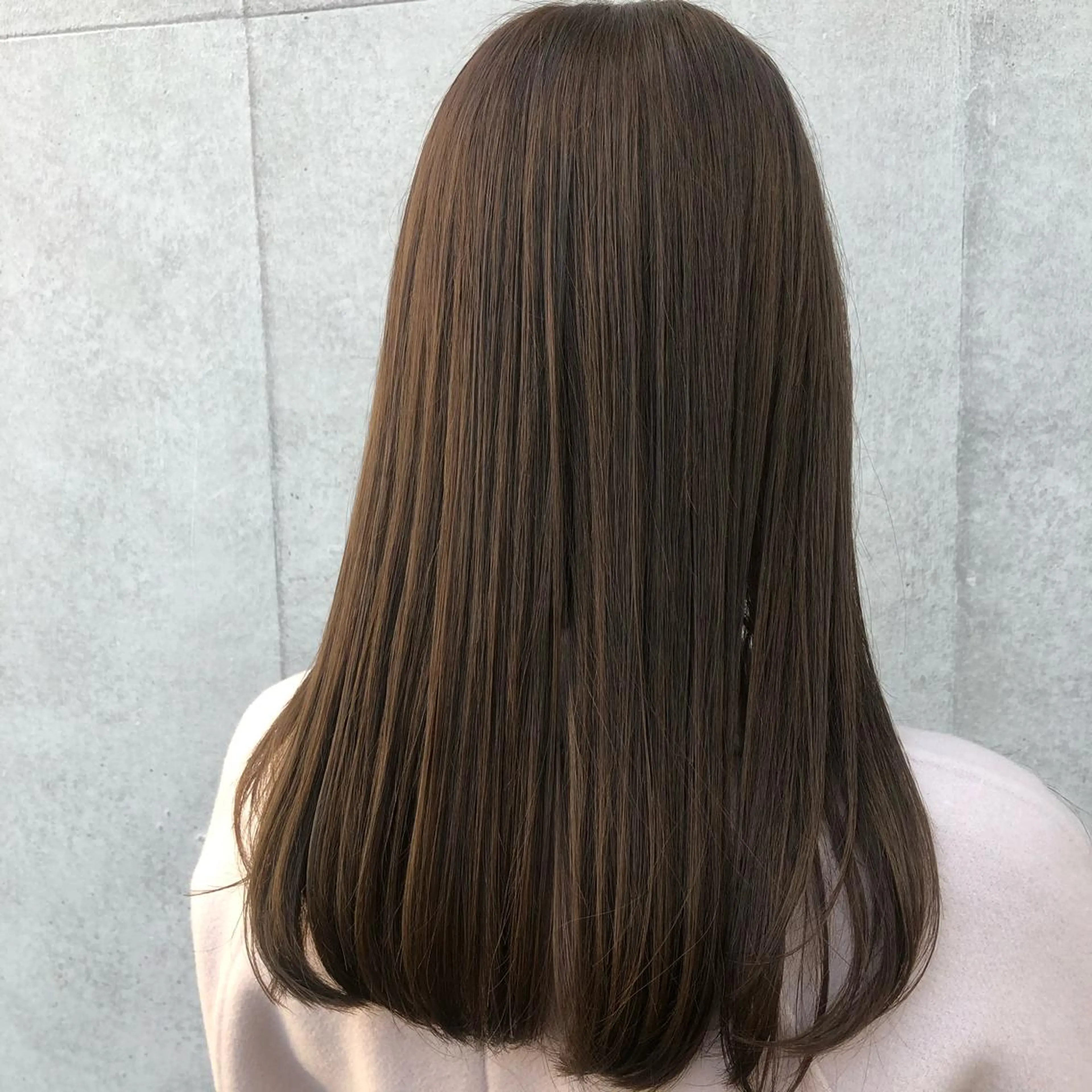 セミロング カラー ベージュカラー ブリーチ ダブルカラー フォギーベージュ ブリーチなしカラー ヘアカラー カラー職人 なかもと たつひろのヘアスタイル