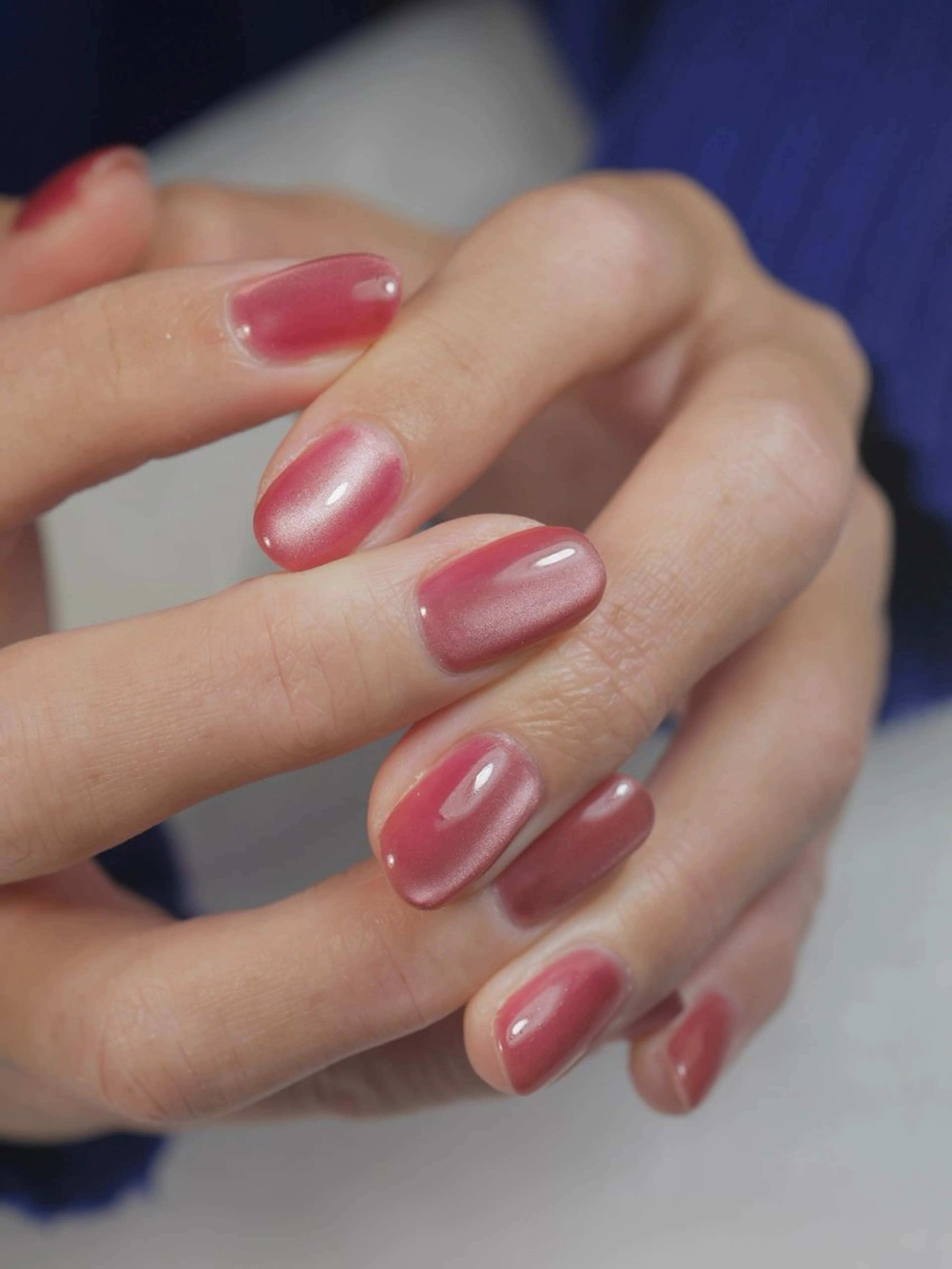 ネイル マグネットネイル 赤色 Nail Salon .Lalahのネイルデザイン