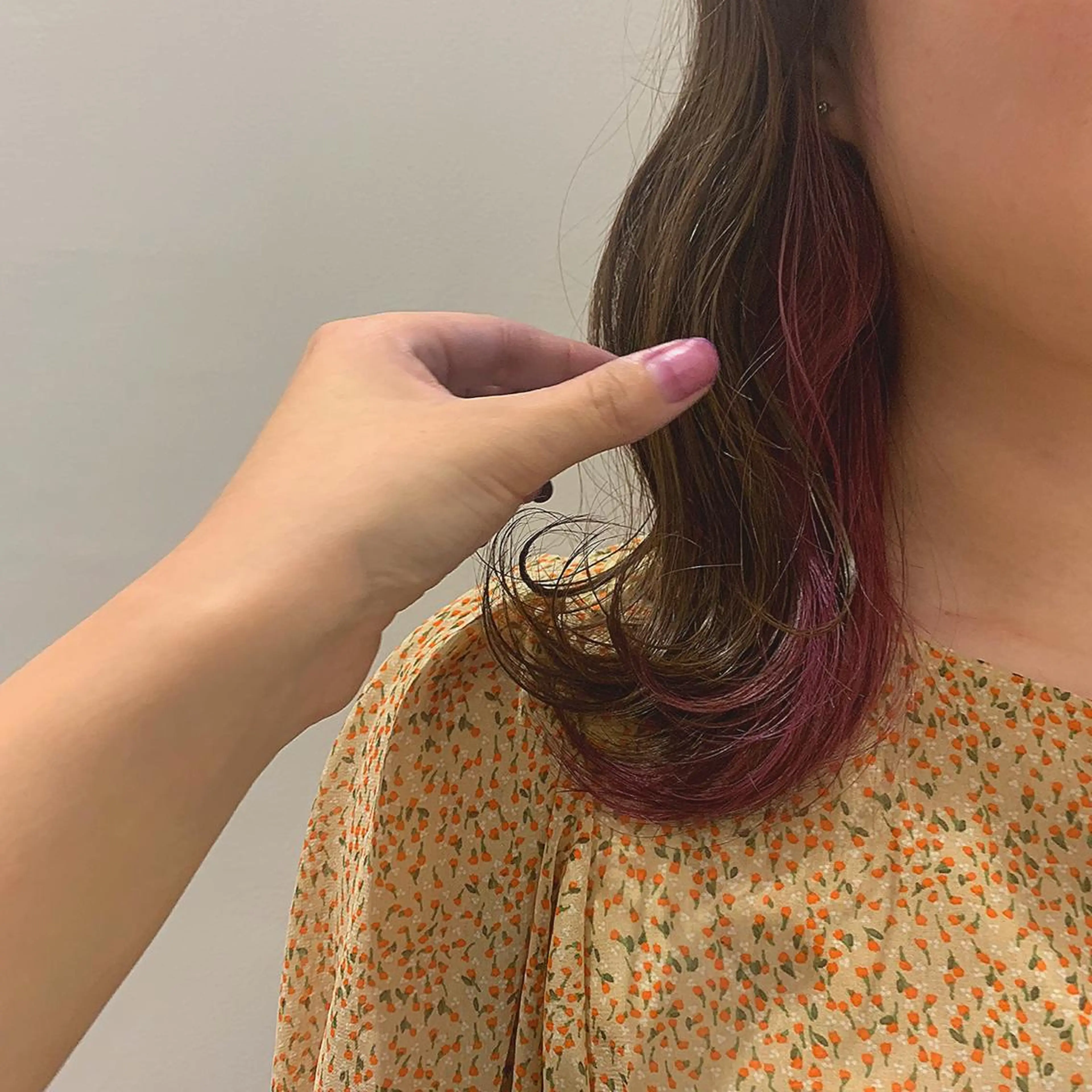 セミロング カラー ベージュカラー インナーカラー ピンクカラー ピンクパープル パープルカラー 和歌山韓国ヘア🌙 MOEのヘアスタイル
