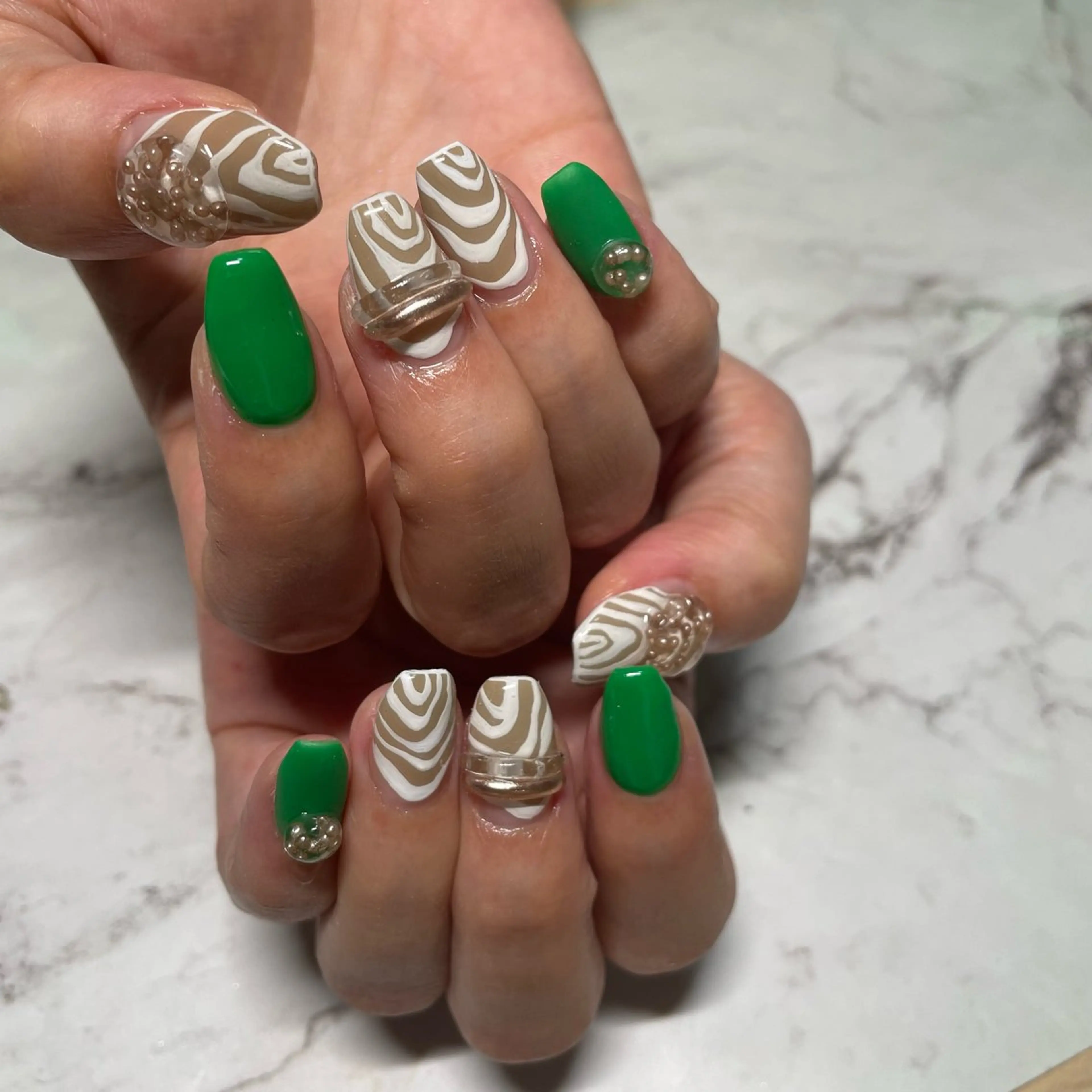 ネイル ハンドネイル y39nail toshiのネイルデザイン