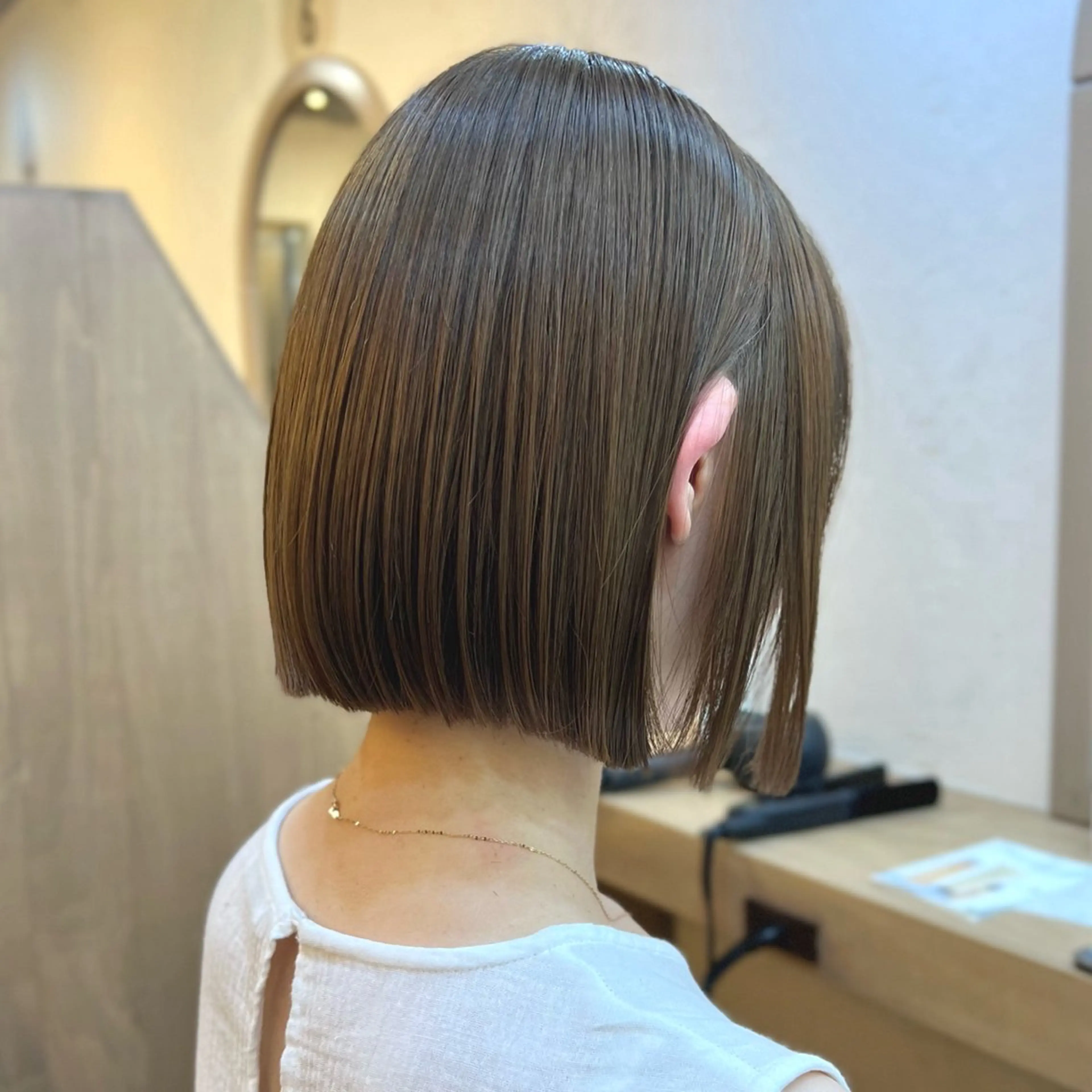 ショート カラー 髪質改善 縮毛矯正 酸性ストレート 神戸ボブ✂️ ioe三宮/田 伸佳のヘアスタイル