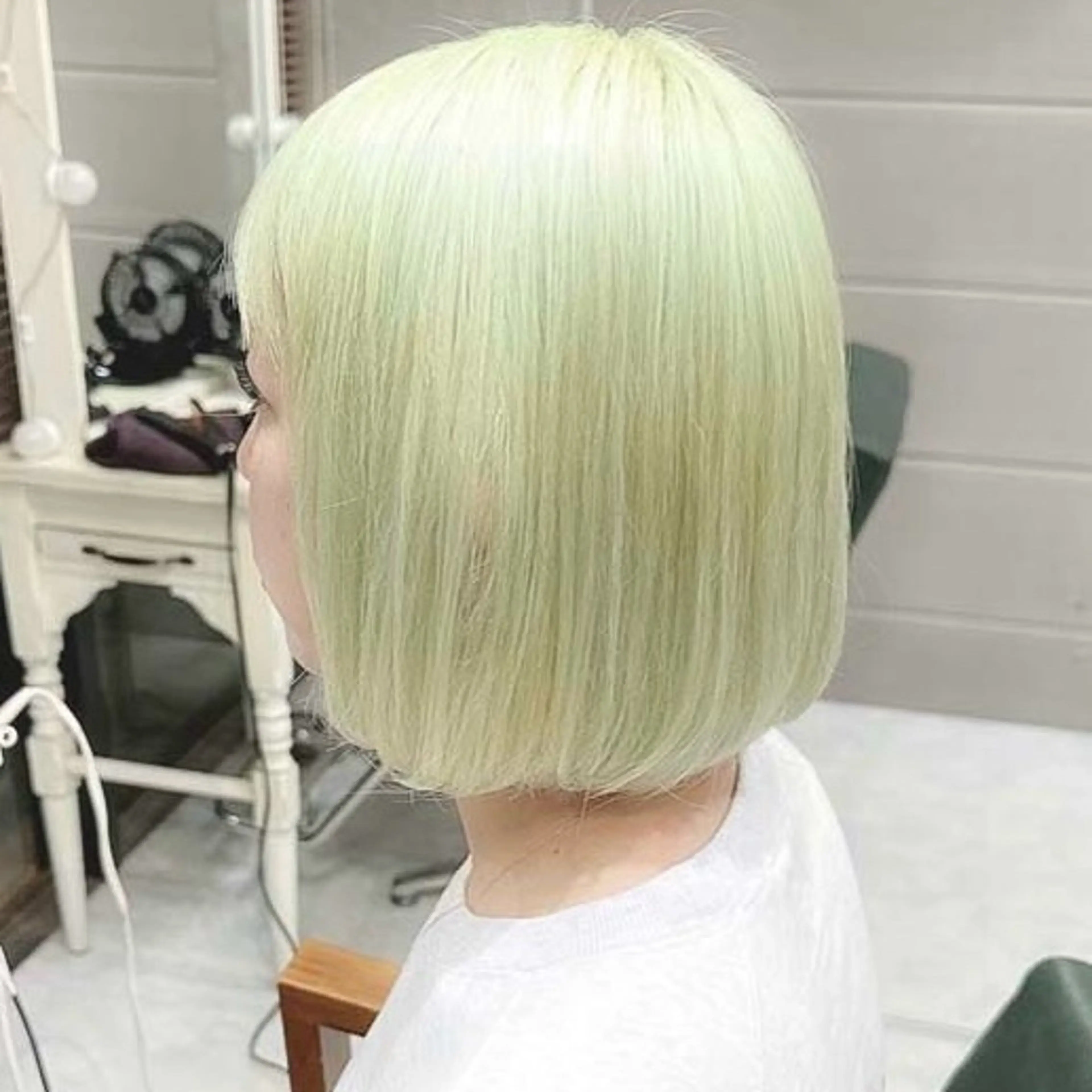 ミディアム カラー ブリーチ デザインカラー ハイトーンカラー イエローカラー ヘアカラー トリートメント ヘアセット DAYS Men’sのヘアスタイル