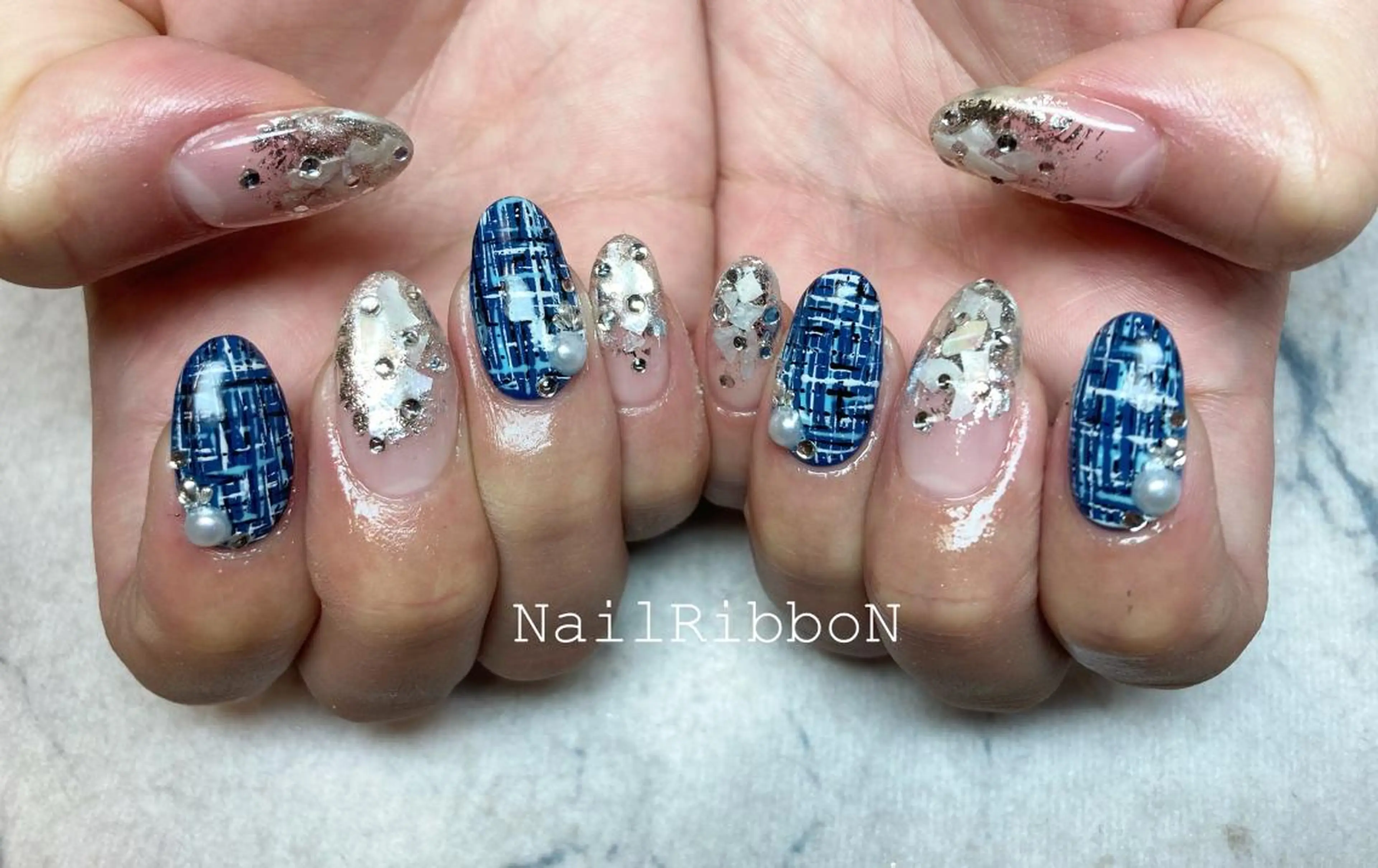 ネイル ネイルリボン 受付スタッフのネイルデザイン