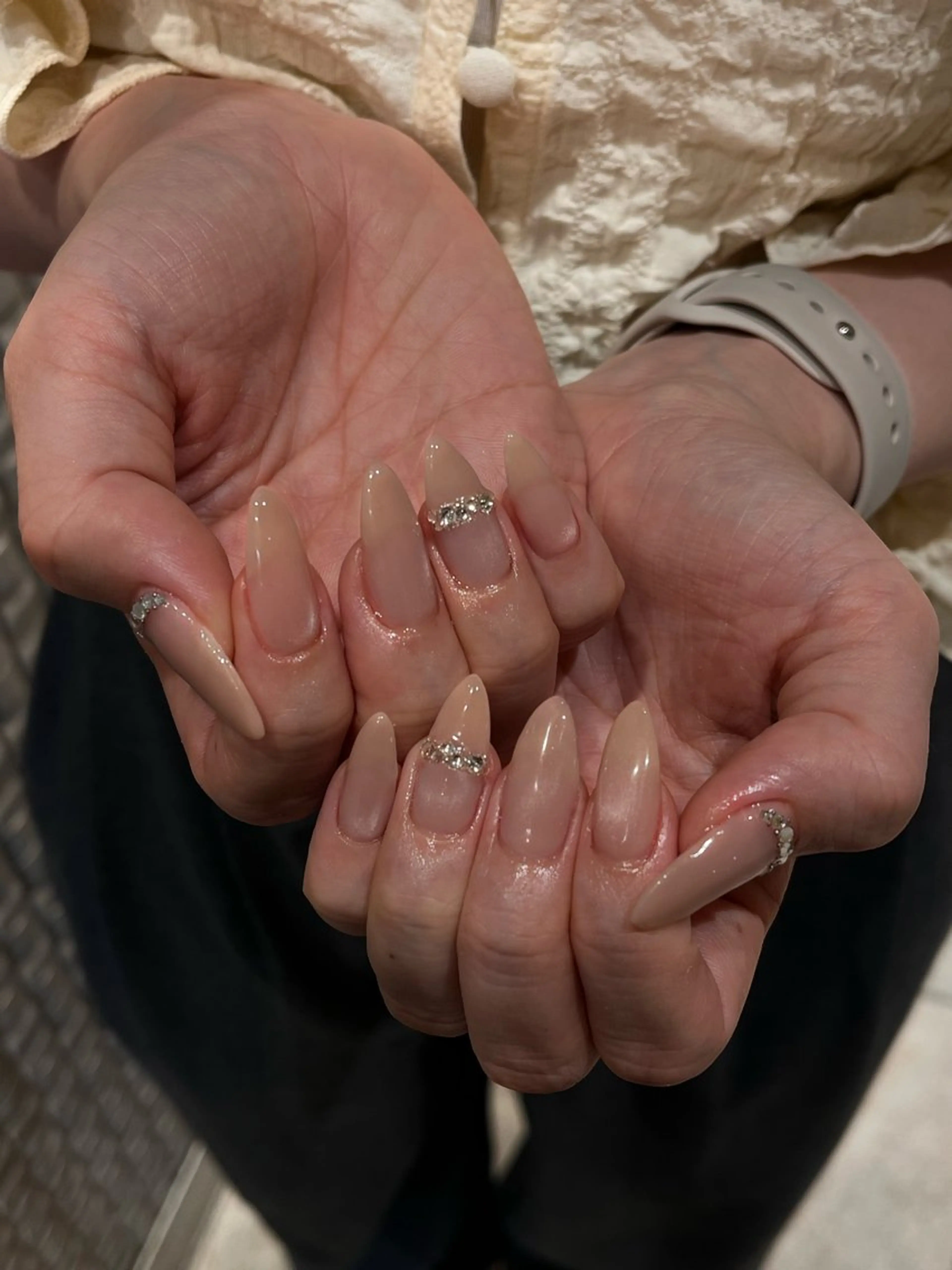 ネイル ハンドネイル 𝘙𝘪𝘰𝘯𝘢 ...🕯🤍のネイルデザイン