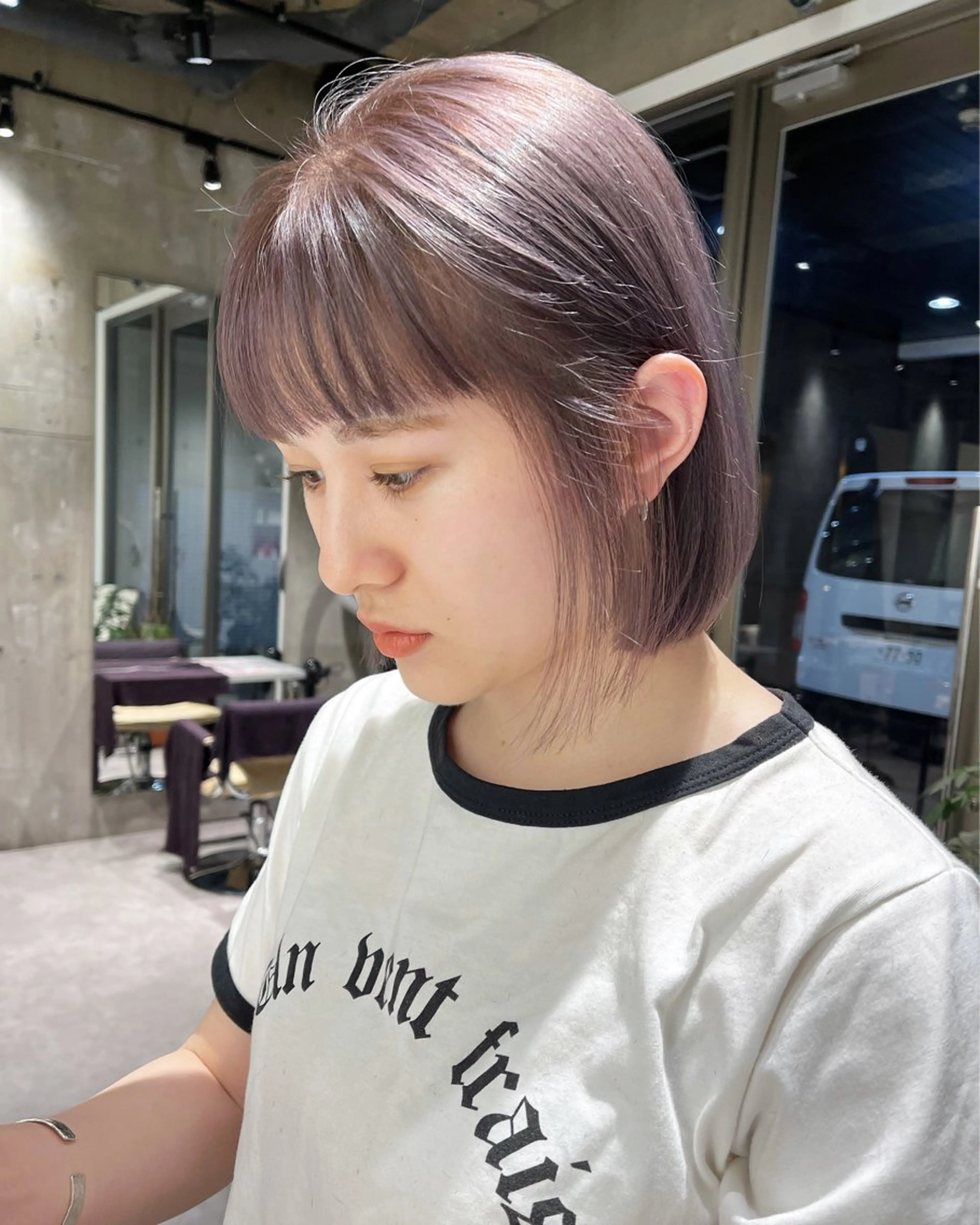 ショート カラー グレージュ ラベンダーカラー ラベンダーグレージュ ラベンダーグレー ボブ iLi 《イリ》のヘアスタイル