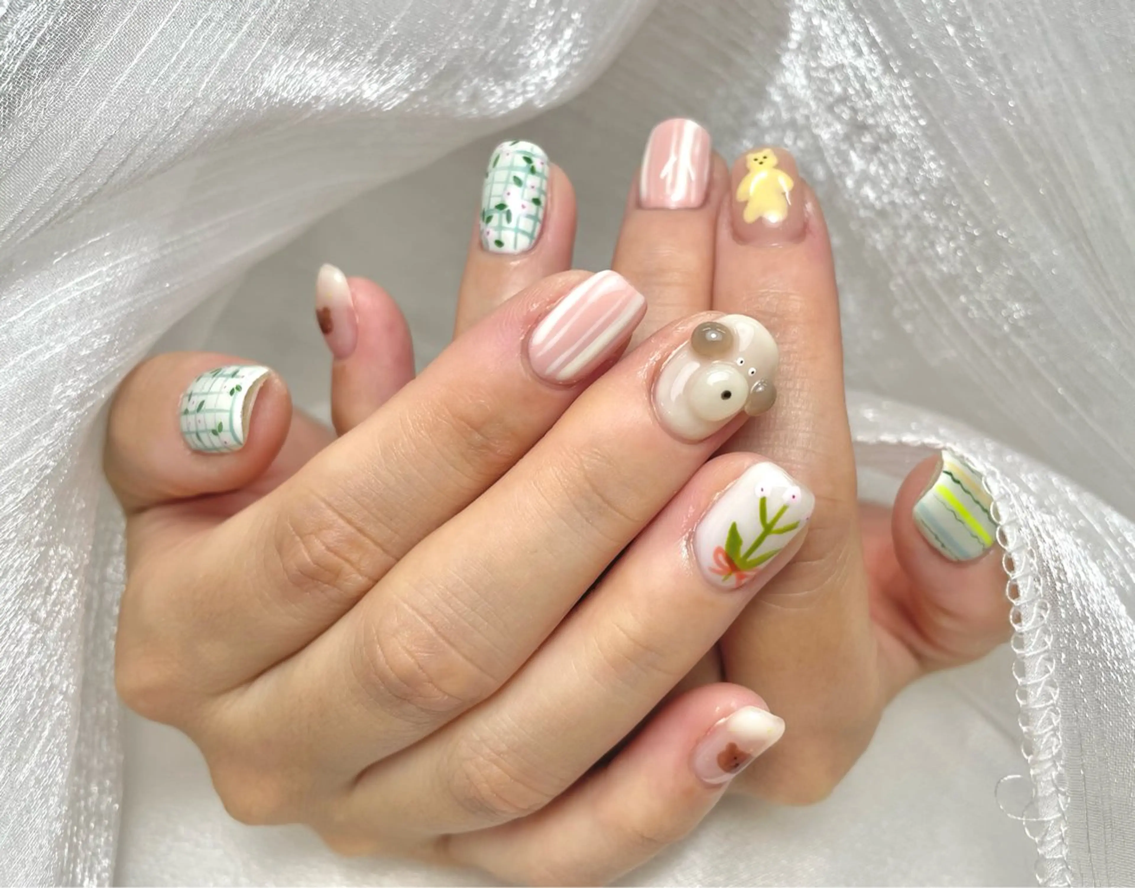 ネイル 持ち込み 夏 目のネイルデザイン