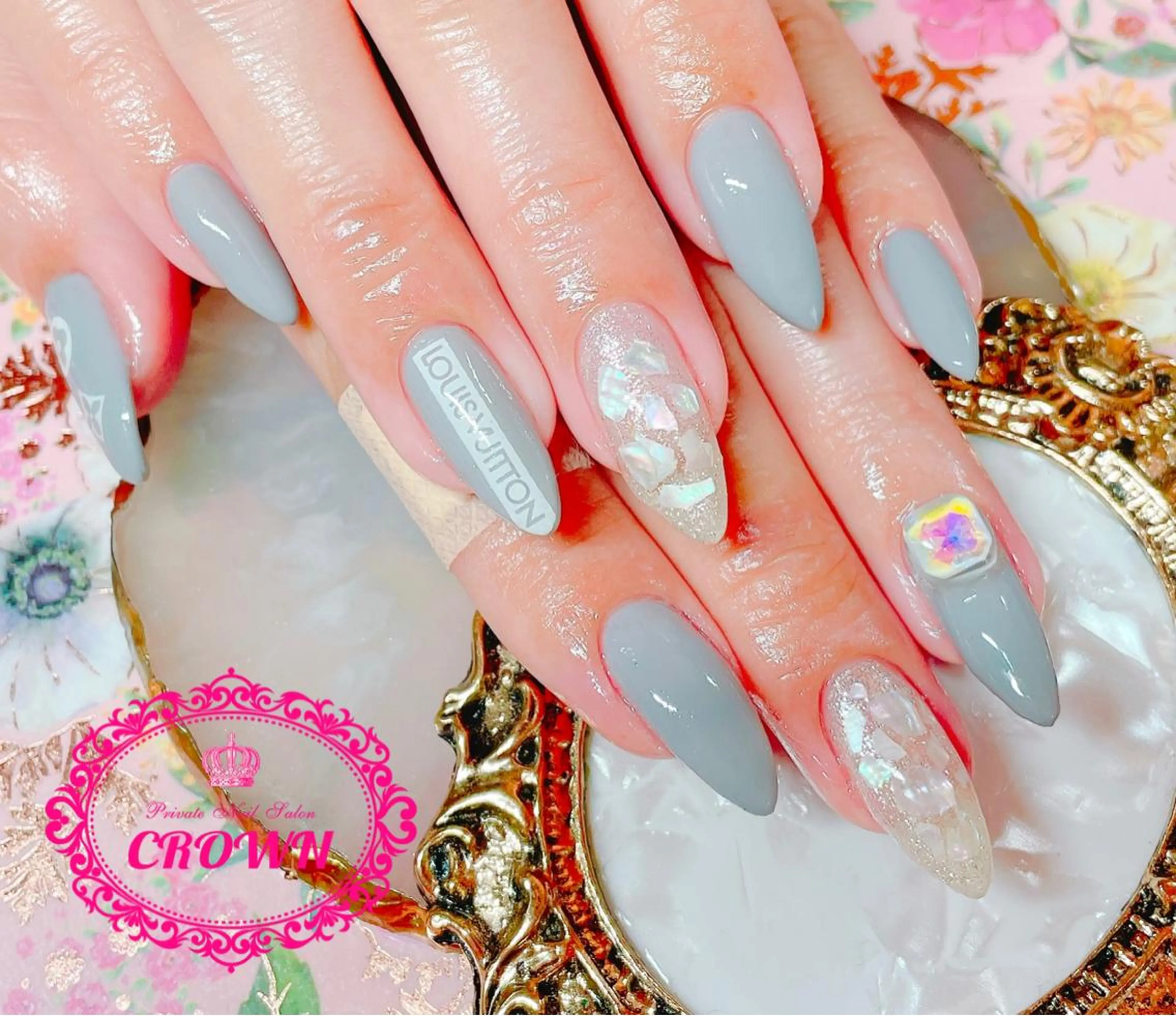 ネイル CROWN プライベートサロンのネイルデザイン