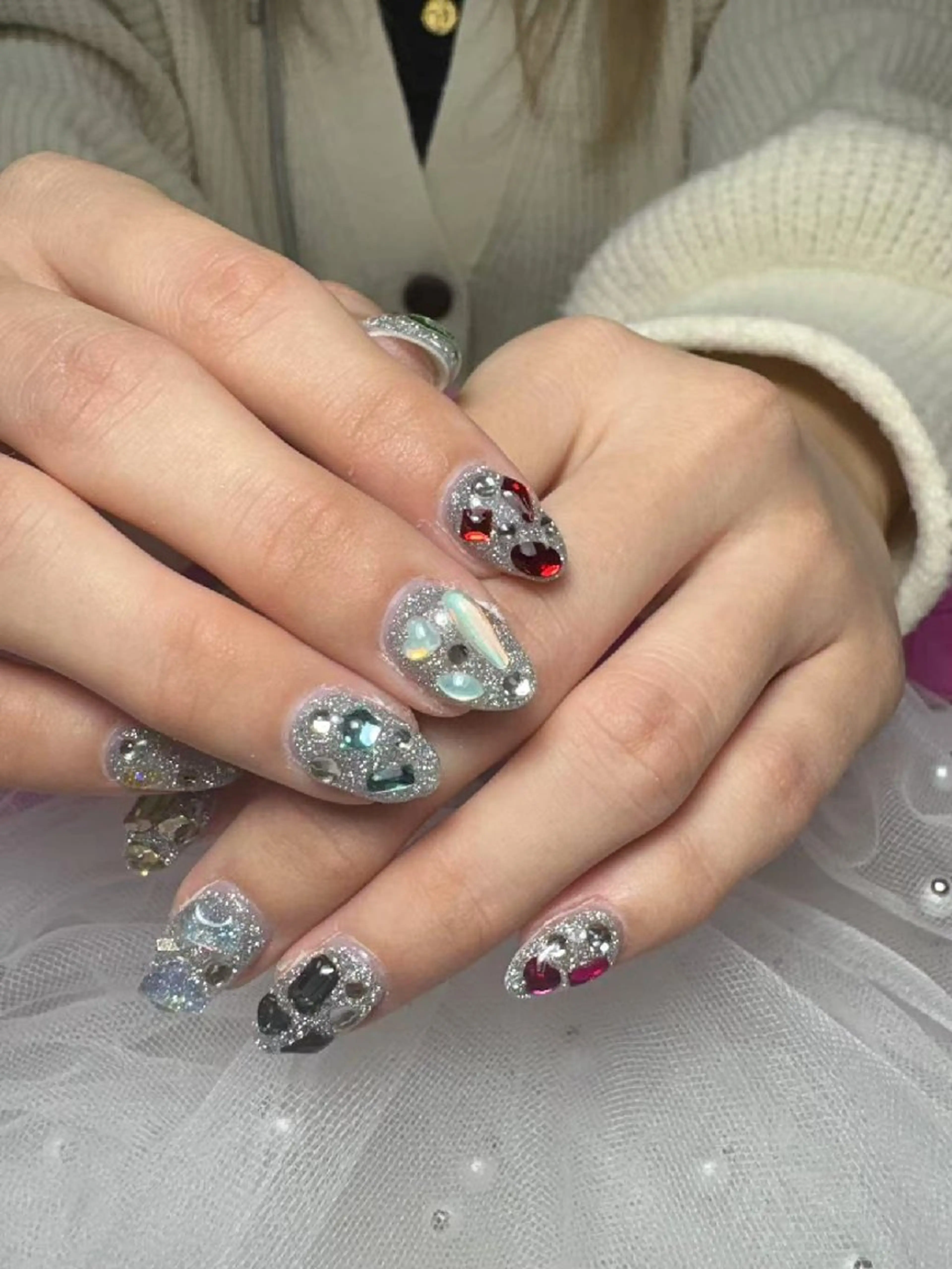 ネイル ストーンネイル Y2 nail salonのネイルデザイン