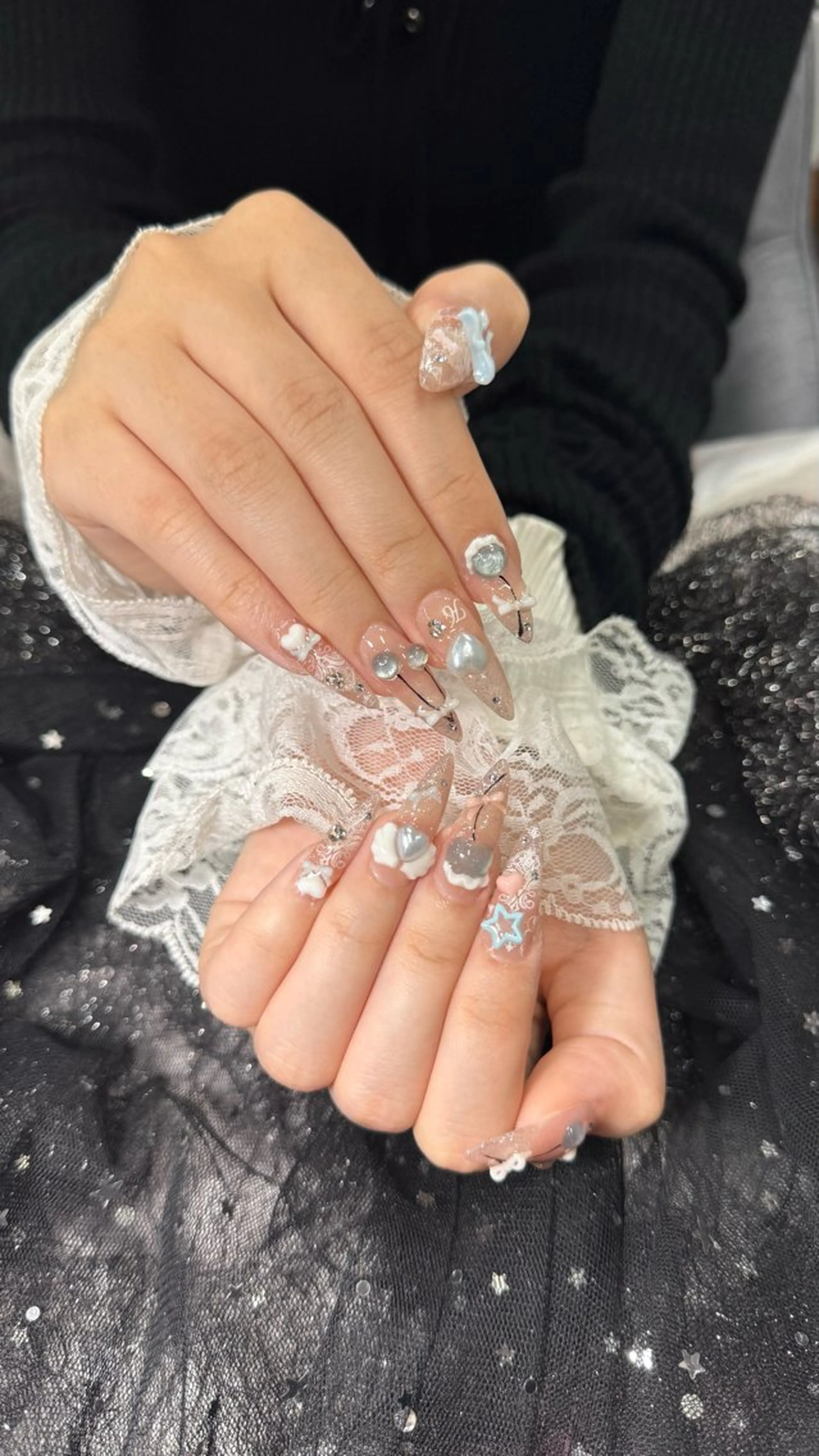 ネイル 成人式 フラッシュネイル フレンチネイル ジェルネイル グラデーション ハンドネイル Rin🧸 Chanのネイルデザイン