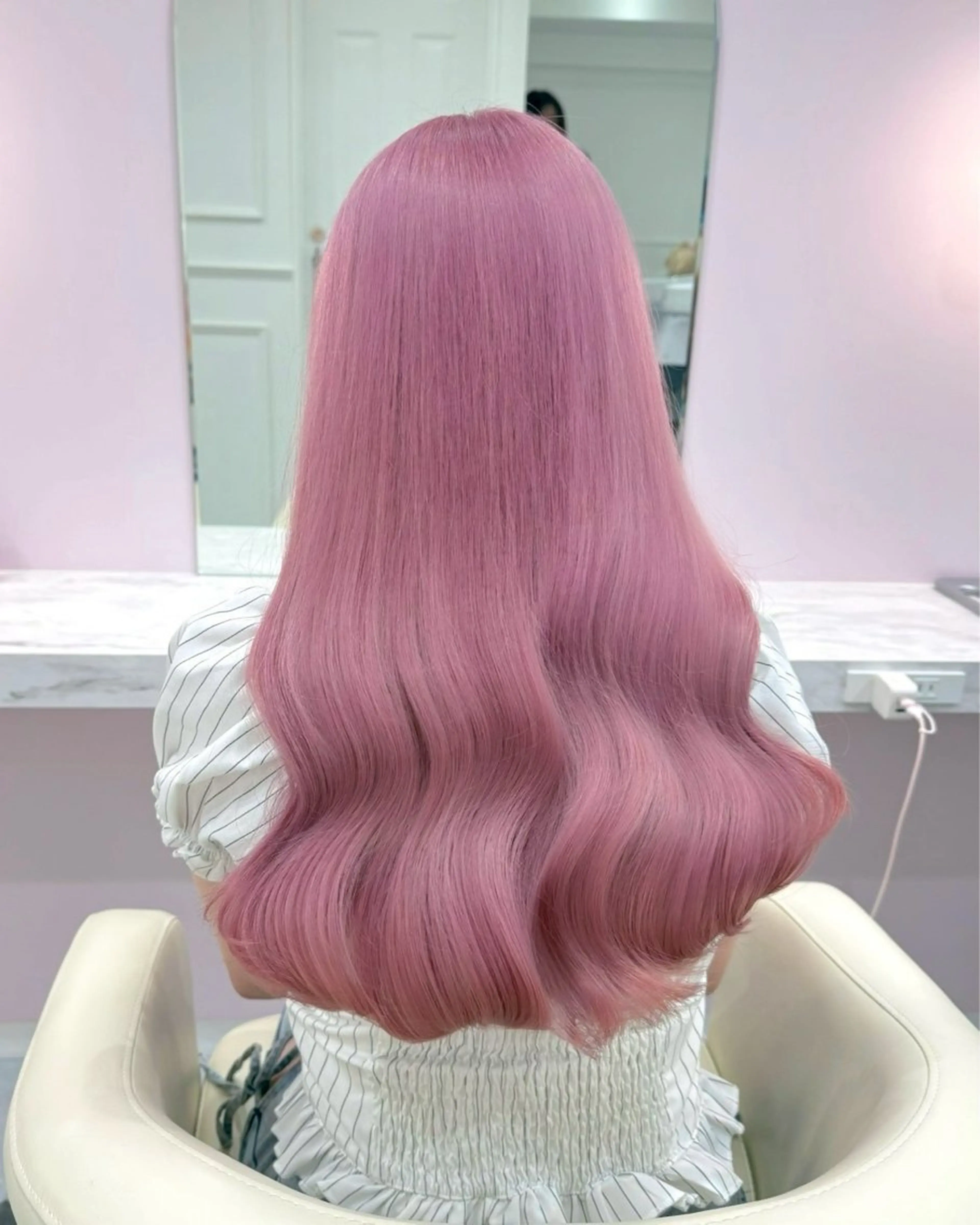 ロング カラー ブリーチ 透明感カラー ハイトーンカラー ラベンダーカラー ラベンダーピンク ヘアカラー ハイトーンカラー💞 くるみ🎀のヘアスタイル