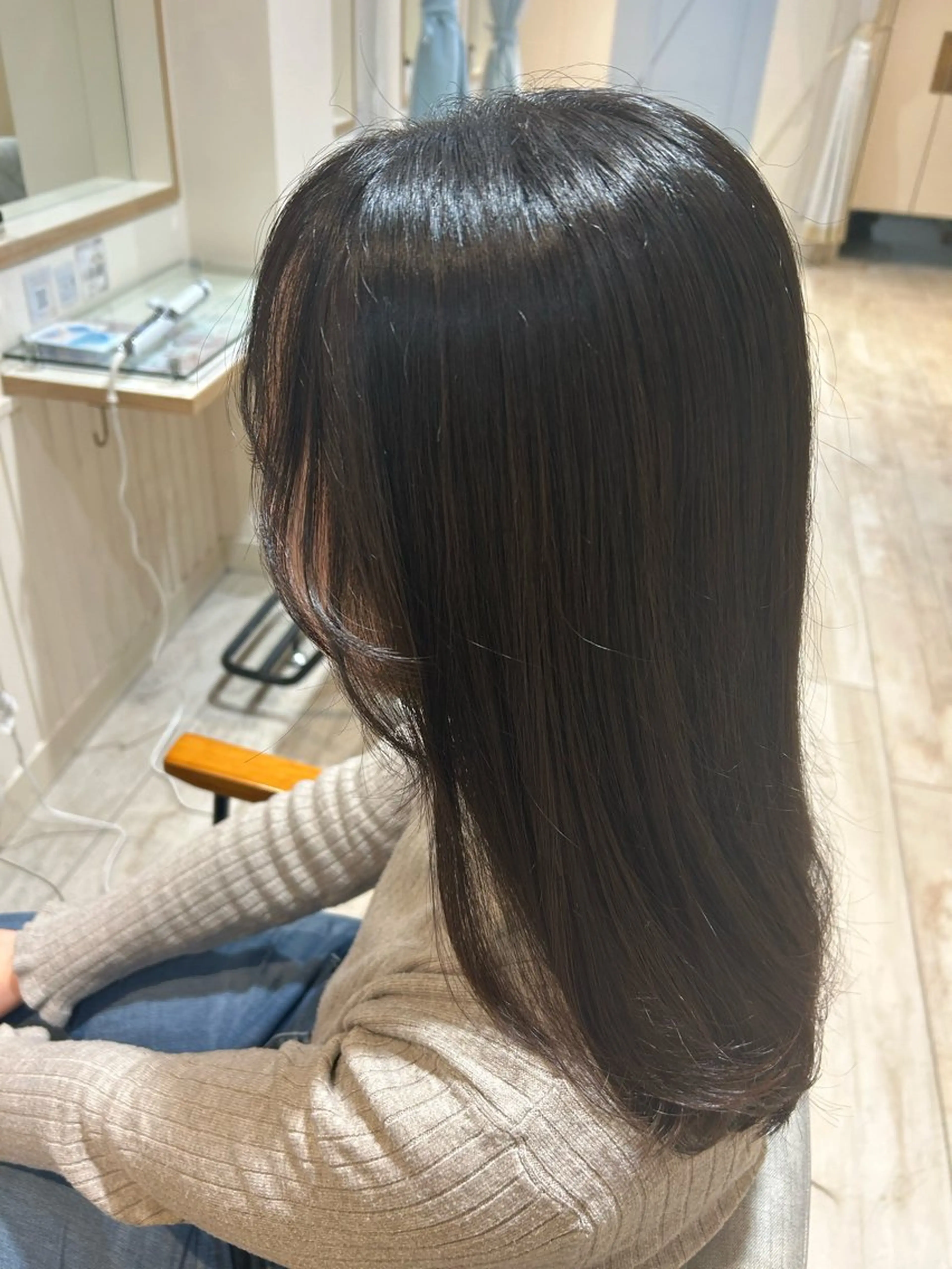 セミロング カット ヘアカラー トリートメント 大川 夏実のヘアスタイル