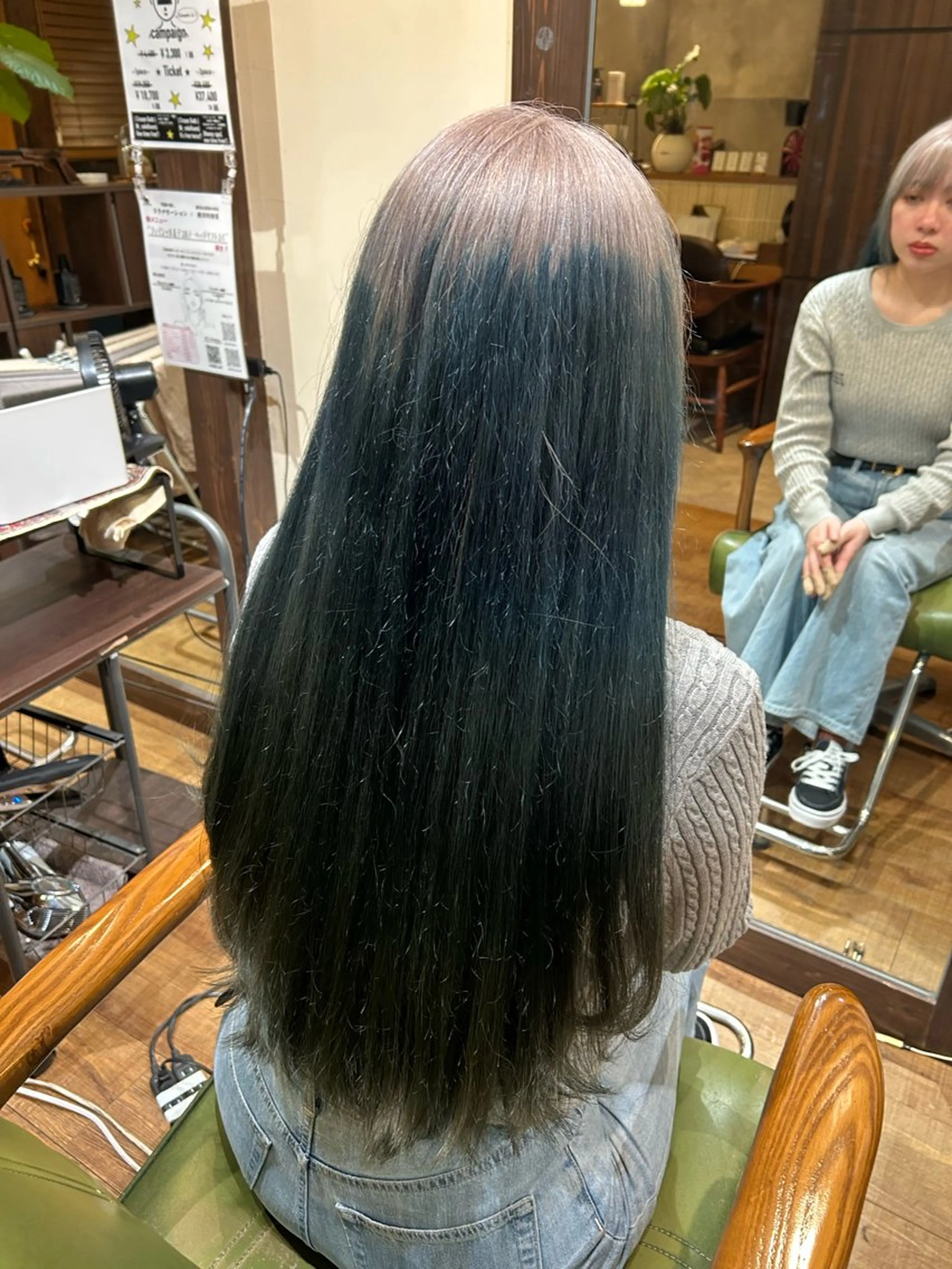 ロング ロング ヘアカラー すずみ/カラーモデル /髪に優しいカラーのヘアスタイル