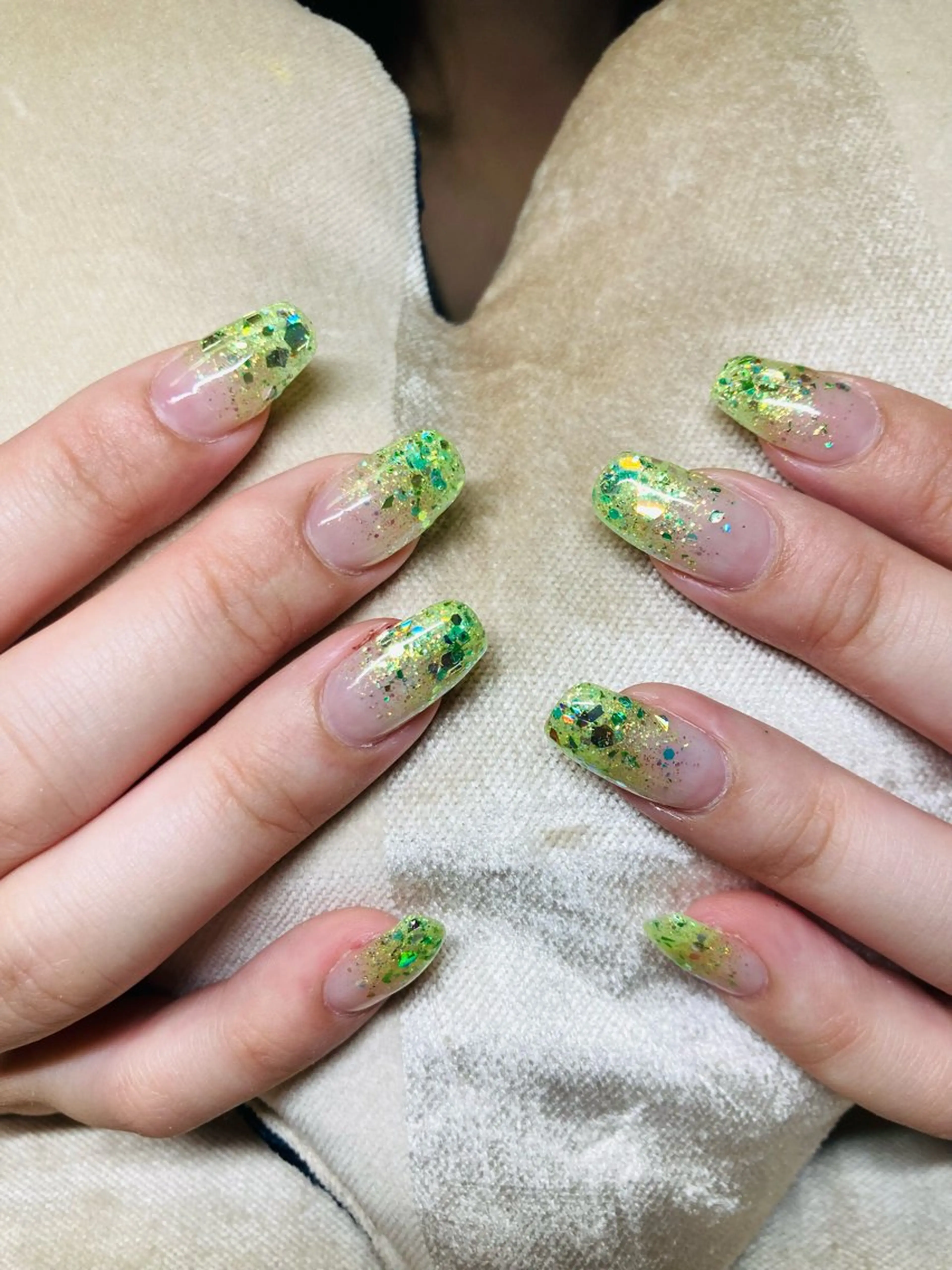 ネイル ECLAT エクラ所属・寺山 千鶴のネイルデザイン