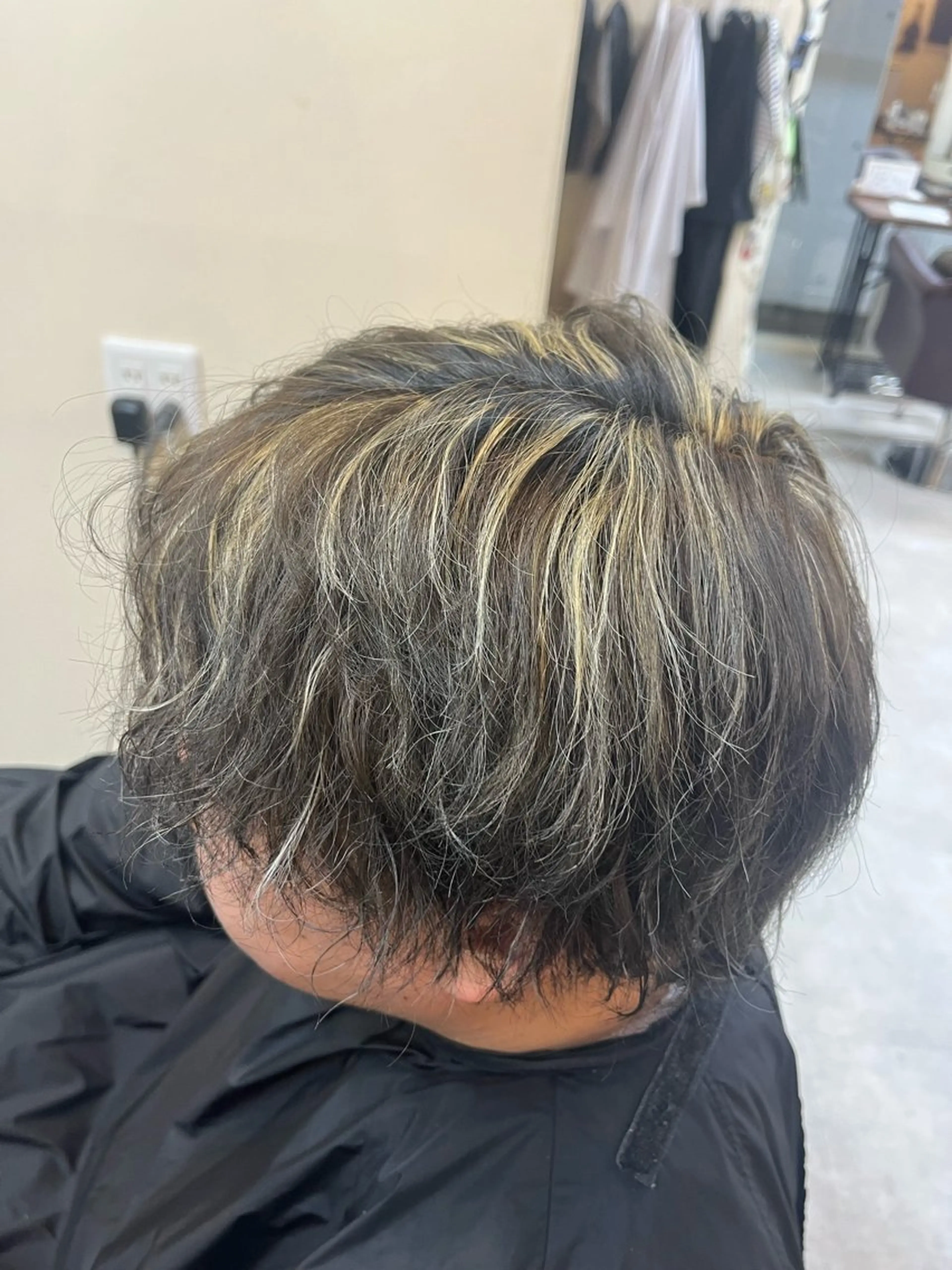 ショート 岡部 夏生のヘアスタイル