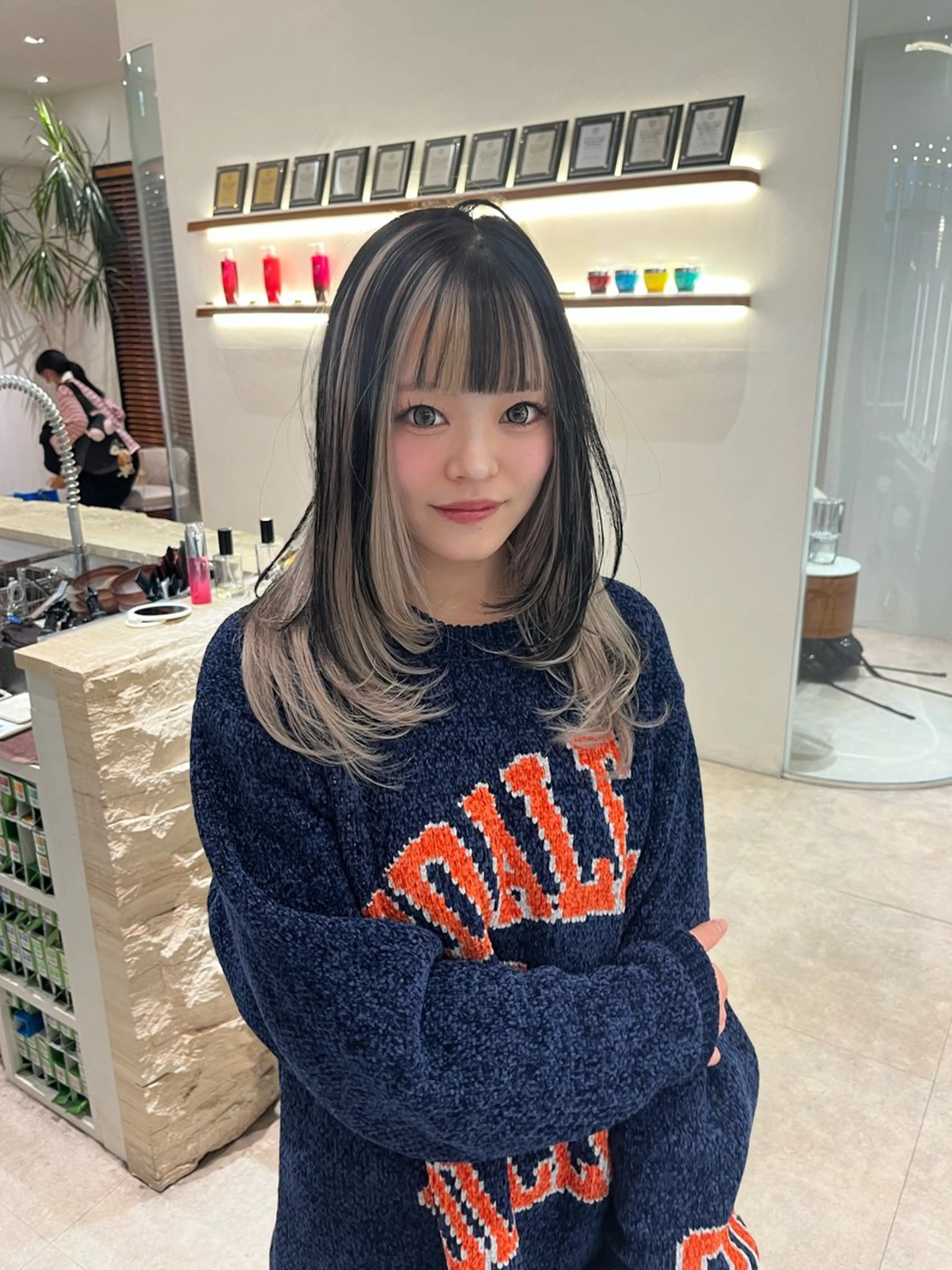 セミロング レイヤーカット 小顔カット カット ヘアカラー トリートメント レイヤー似合わせ 透明感カラーりきやのヘアスタイル
