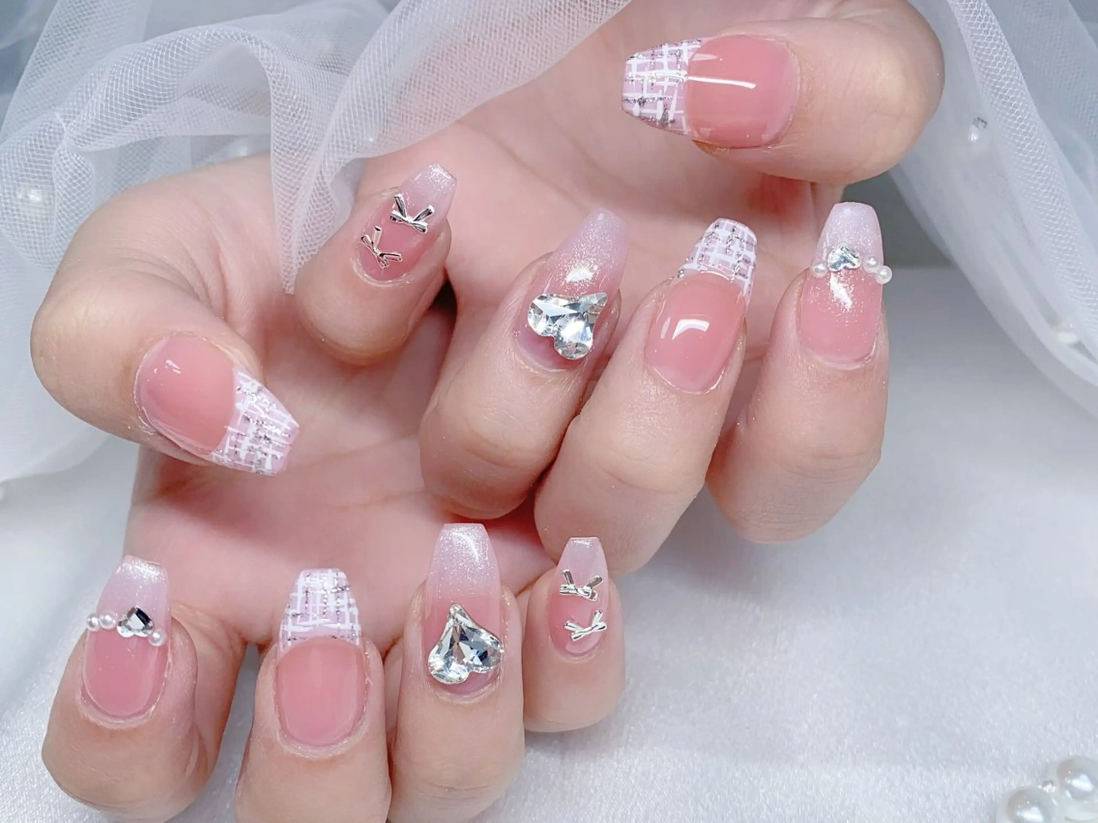 ネイル オーロラネイル 長さ出し フラッシュネイル フレンチネイル ジェルネイル ハンドネイル ア カリのネイルデザイン