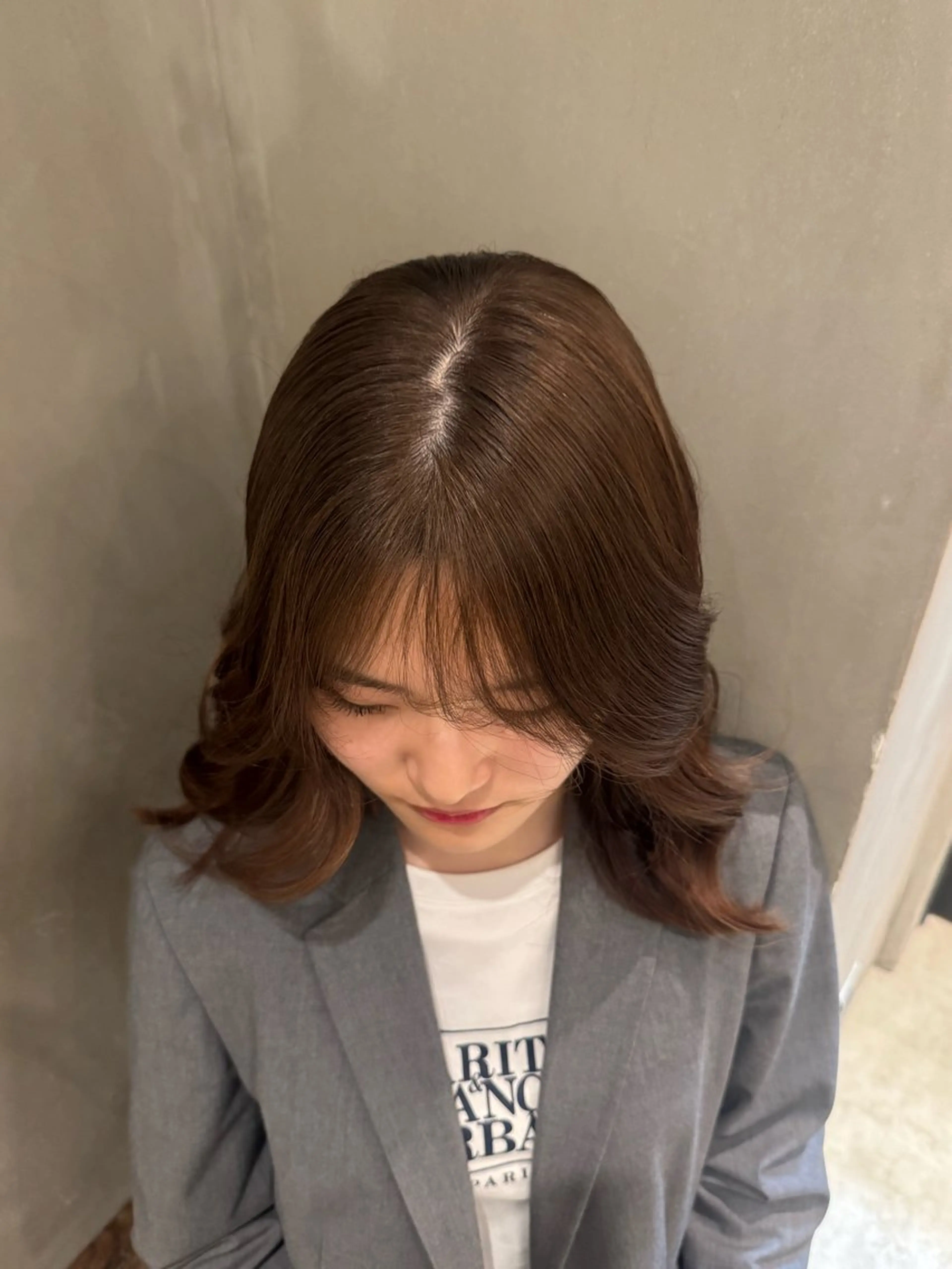 セミロング 渋谷/切りっぱなし レイヤー/ブリーチのヘアスタイル