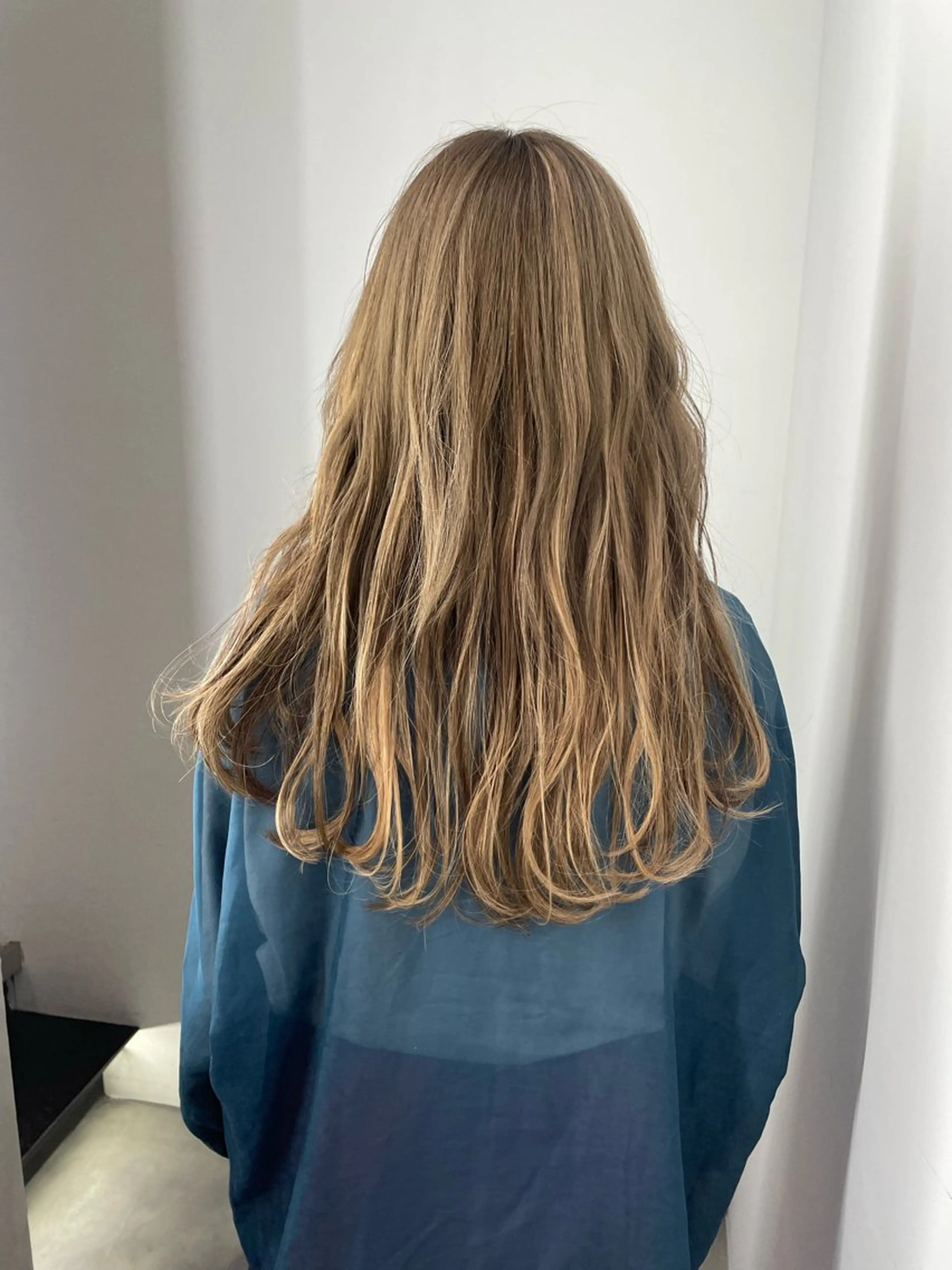 ロング カラー ユナ/ボブカット ベージュのヘアスタイル