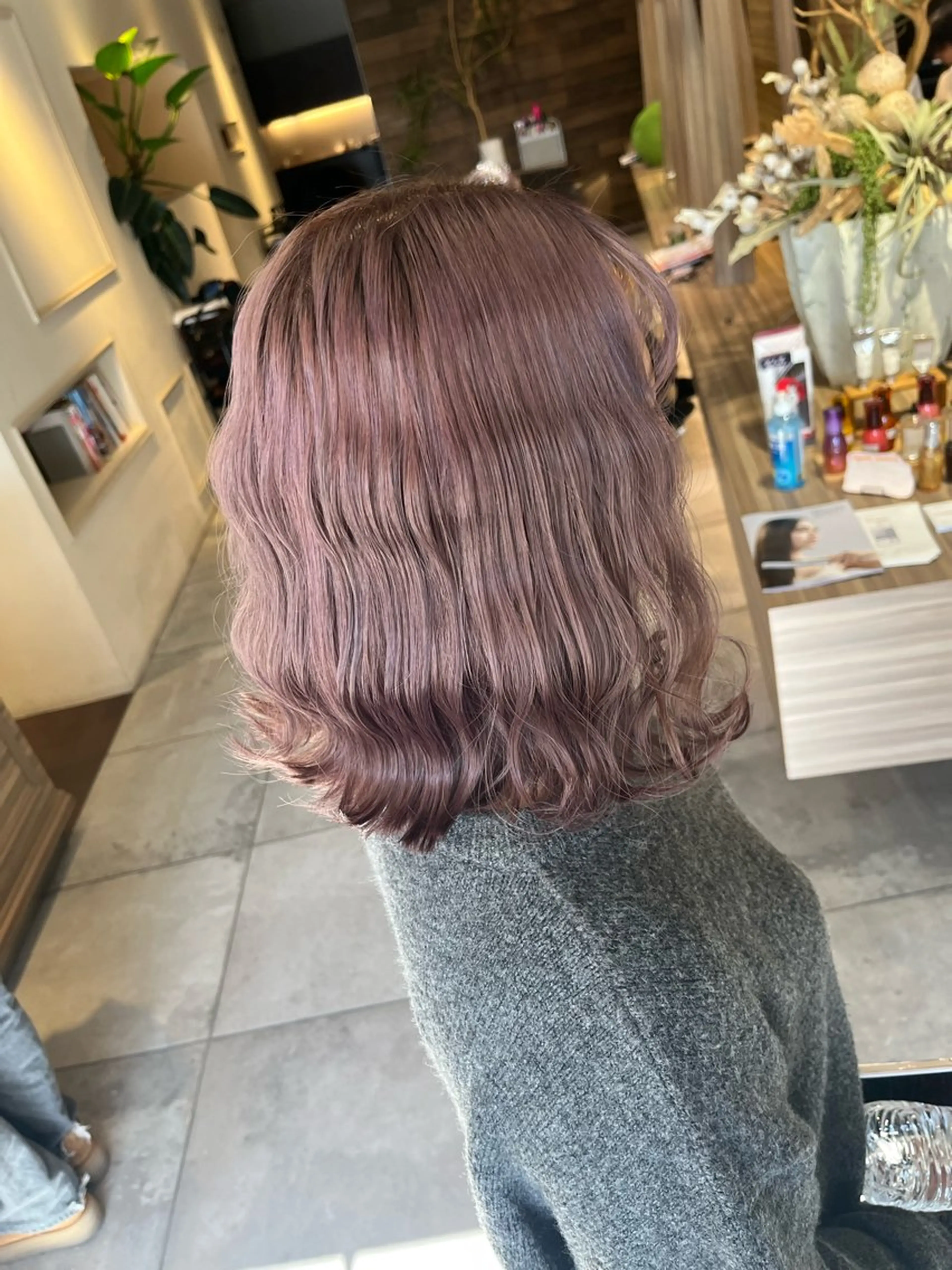 ミディアム カラー グレージュ ピンクカラー ヘアカラー トリートメント 川越 輝梨奈のヘアスタイル