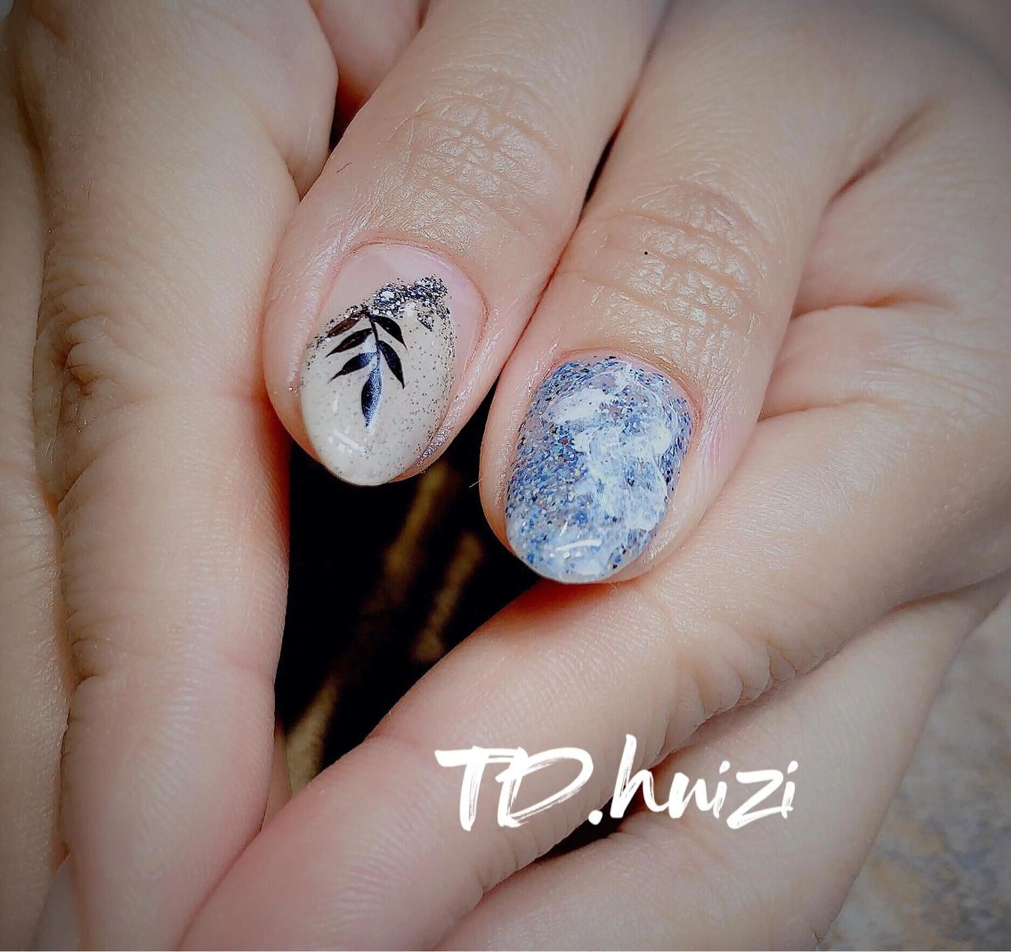 ミディアム めぐみのネイルサロン スタッフ練習のネイルデザイン