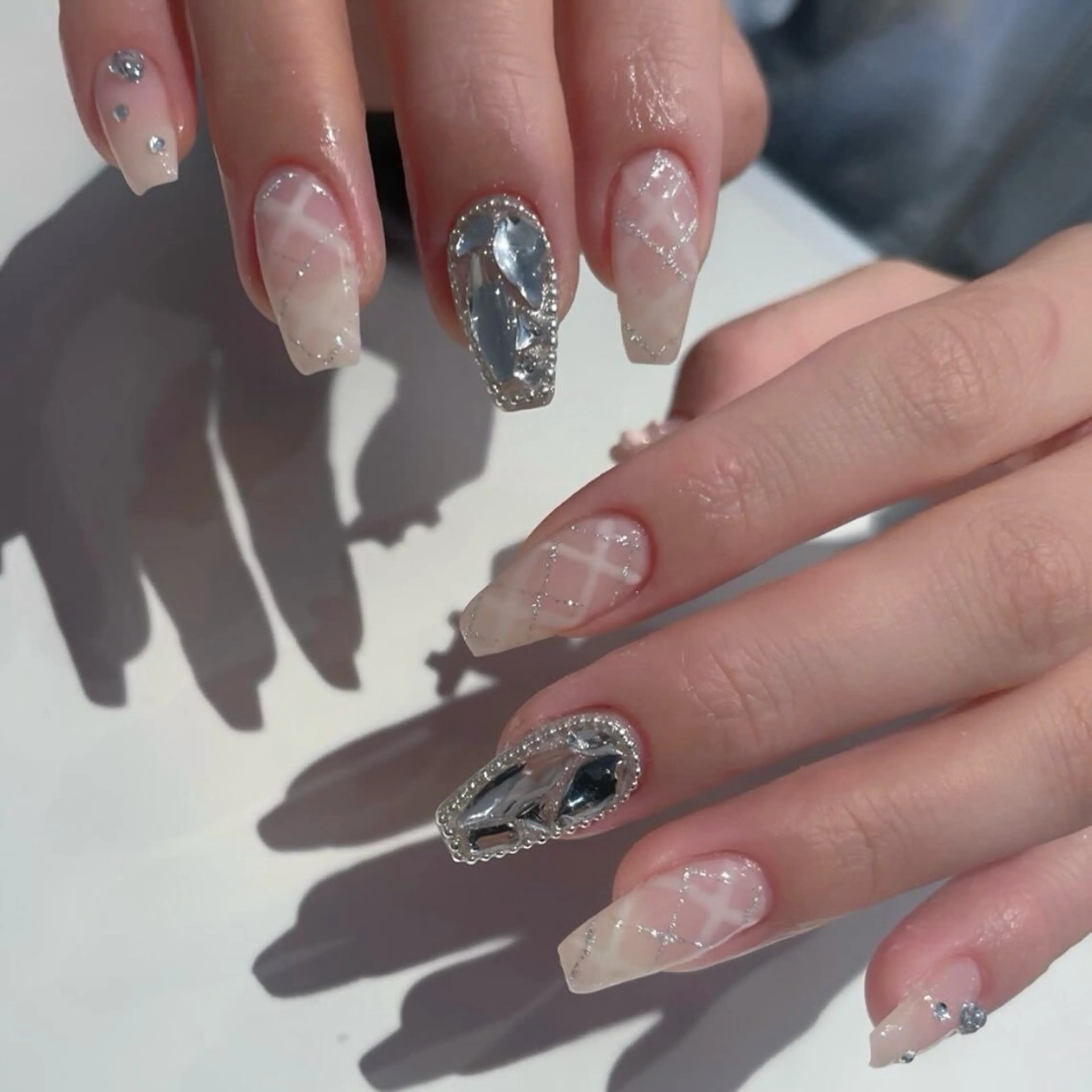 ネイル グラデーション ラメ(グリッター) マグネットネイル ミラーネイル ニュアンスネイル ハンドネイル Lumi de nailsのネイルデザイン