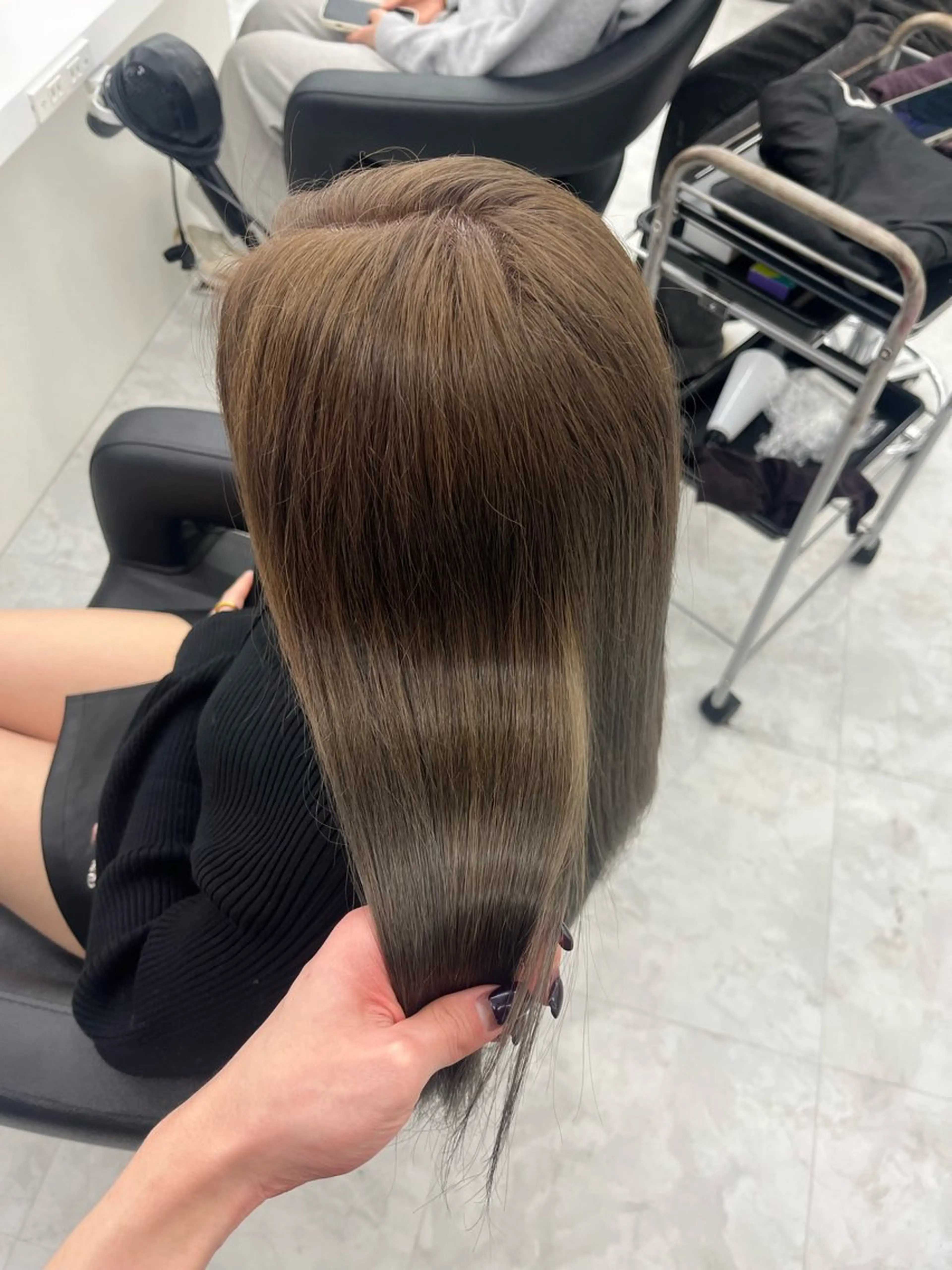 ロング カラー グレージュ ミルクティーグレージュ ヘアカラー 💖トレンド春夏 カラー💖FUTAのヘアスタイル