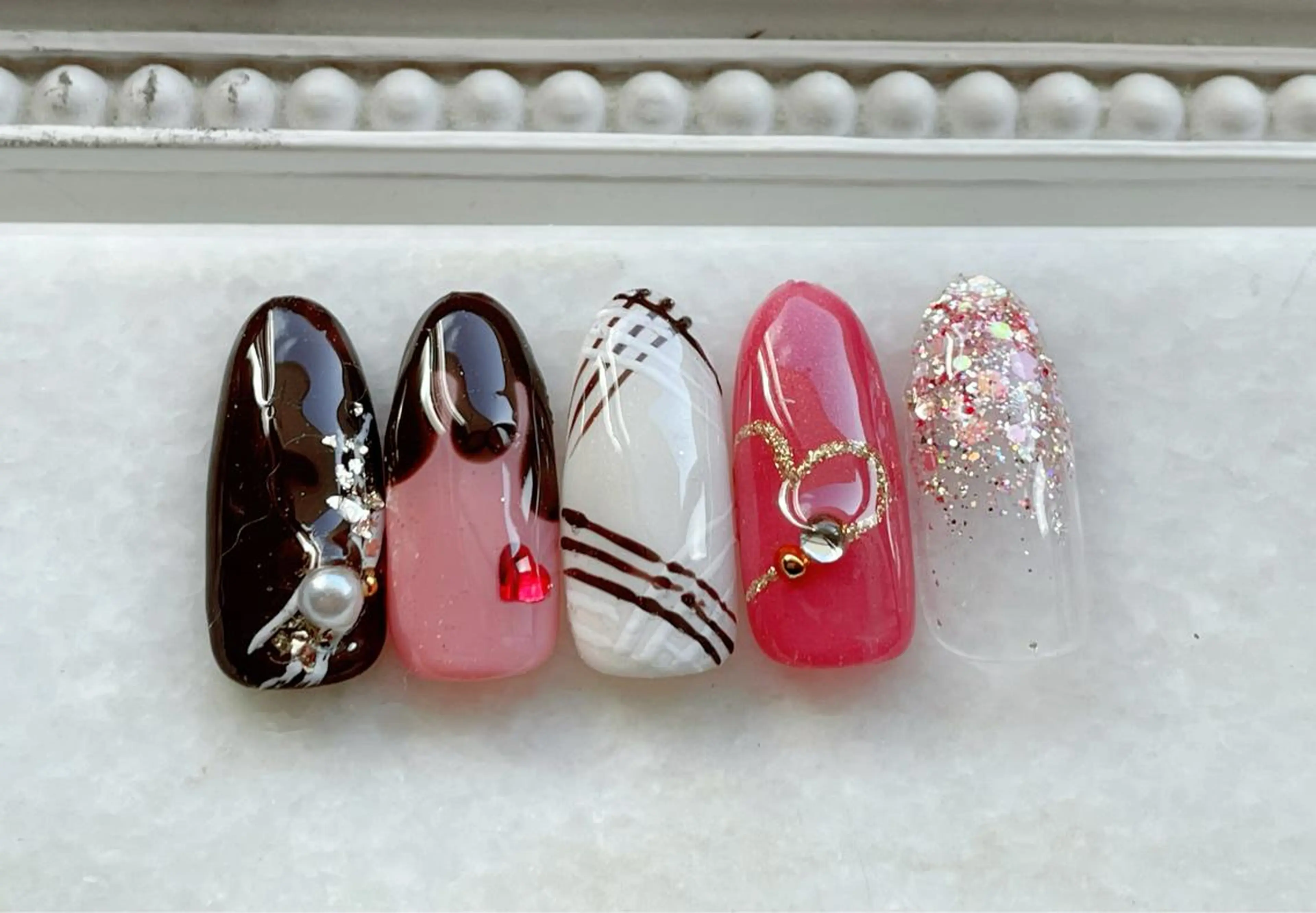 ネイル ジェルネイル ハート パラジェル バレンタイン ハンドネイル Satomi  のネイルデザイン