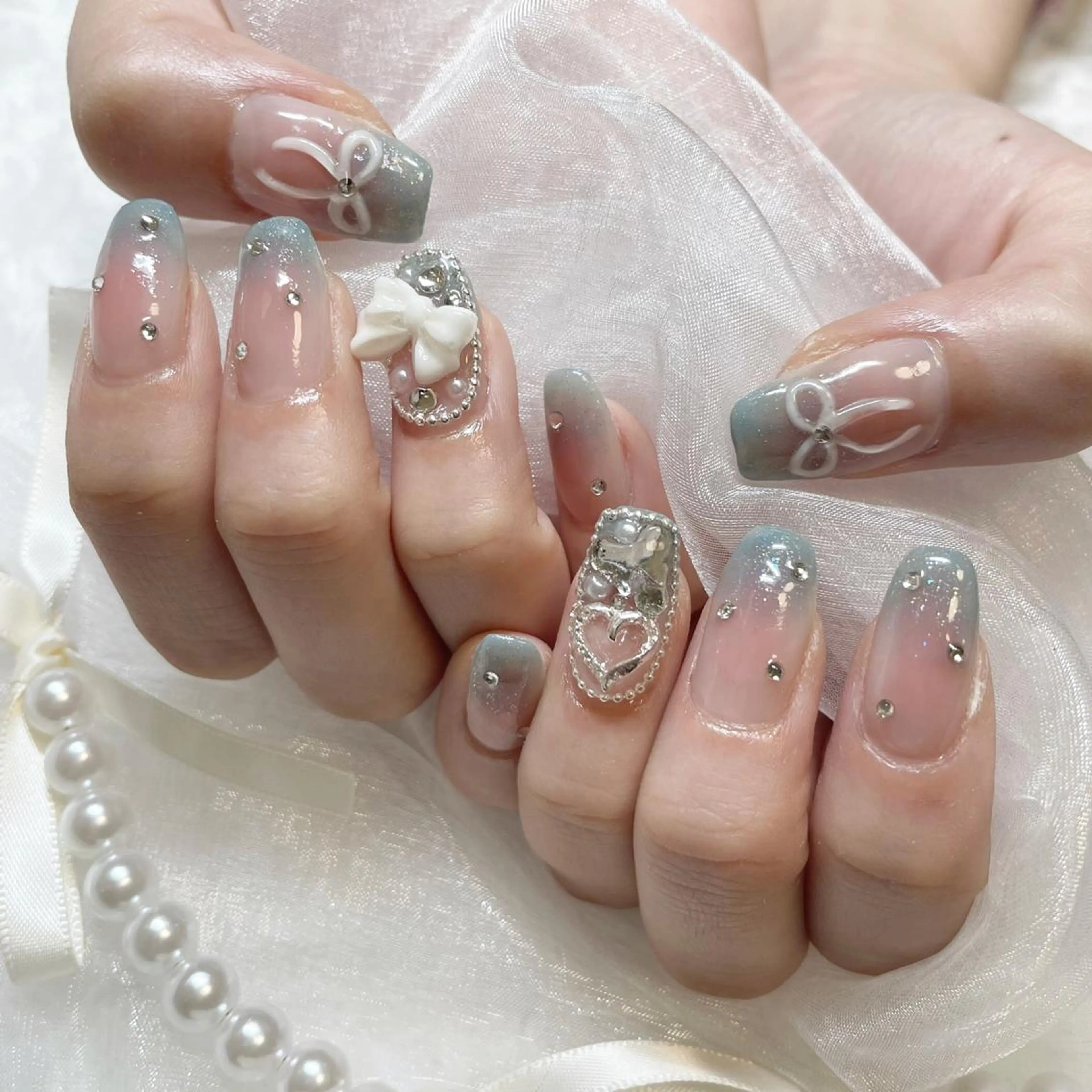 ネイル ジェルネイル ガーリー 韓国ネイル 持ち込み ワンカラーネイル ハンドネイル fiore nail 🦋のネイルデザイン