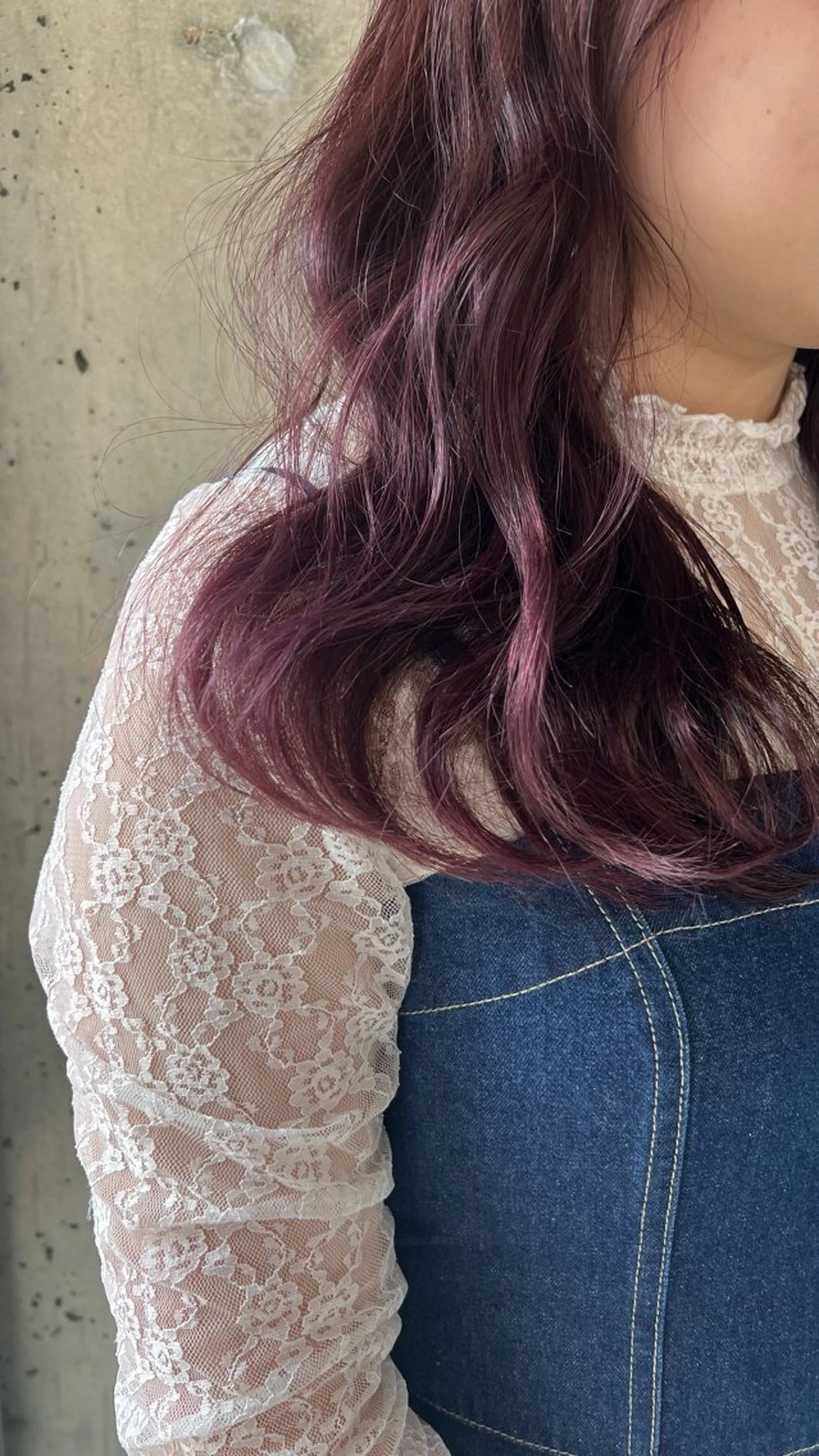セミロング カラー カシス ピンクカラー anon Loemのヘアスタイル