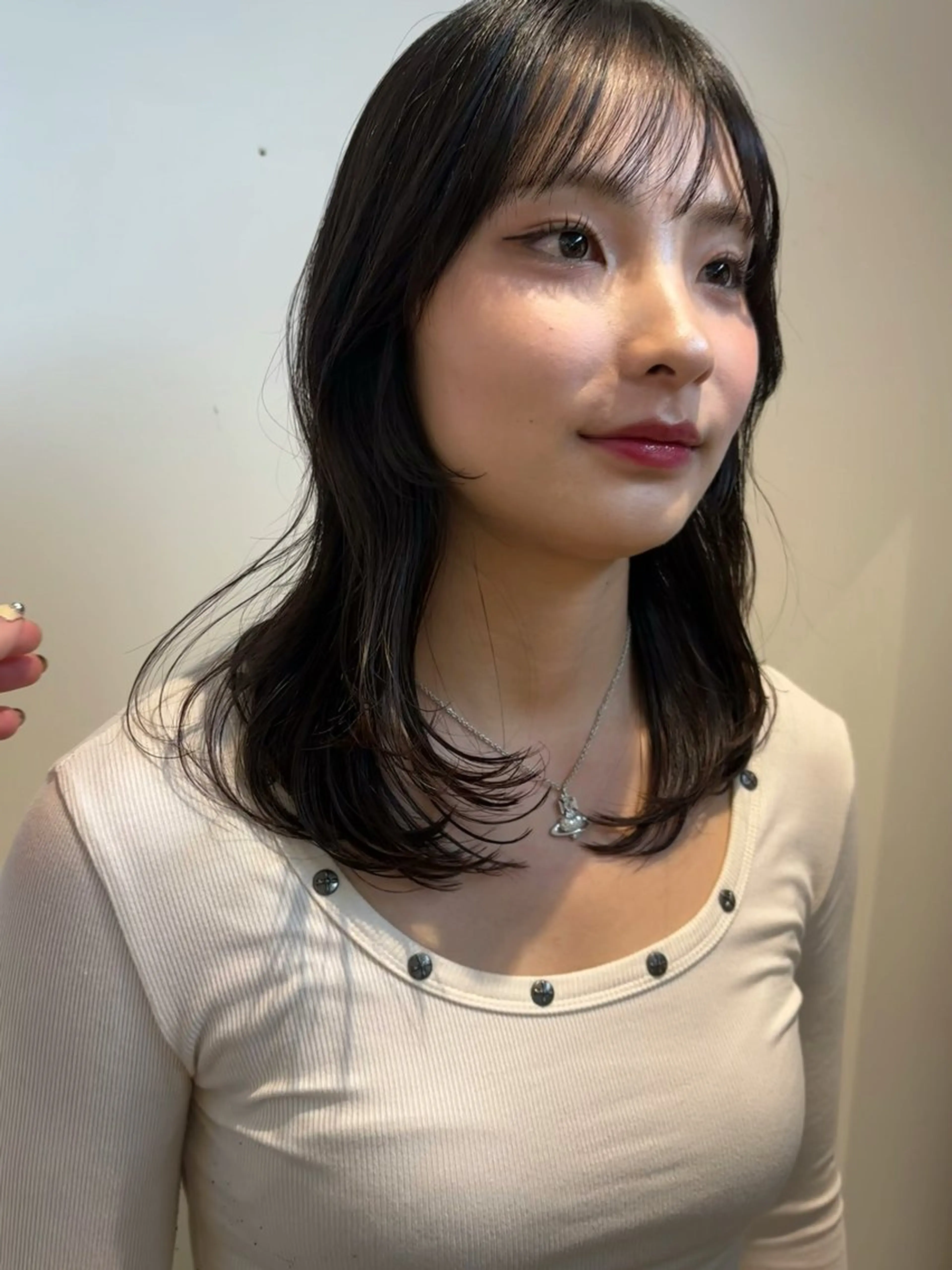 ミディアム くびれヘア カット ヘアカラー 津田 里菜のヘアスタイル