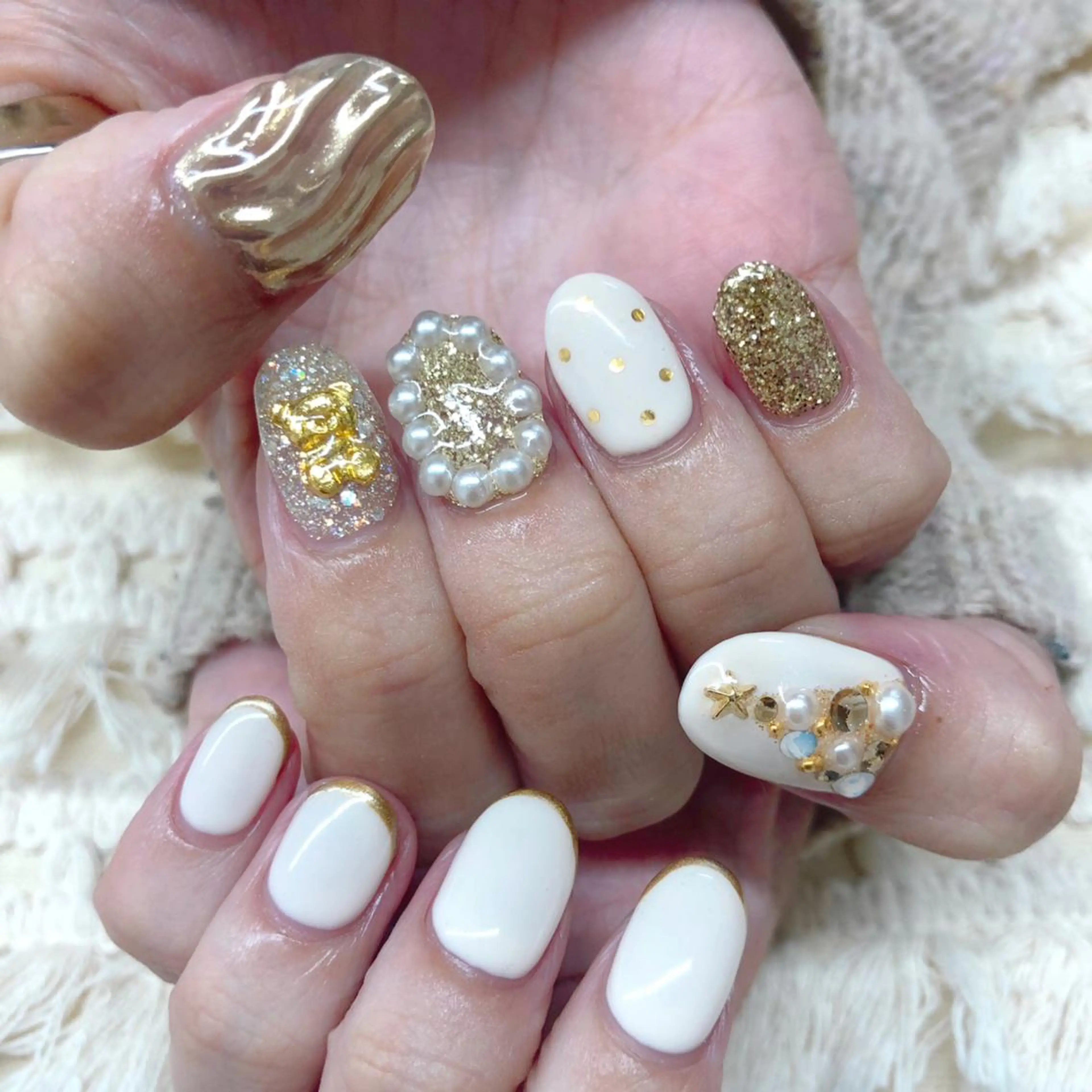 ネイル ゴールド ハンドネイル MAYME所属・MAYME TAMAKIのネイルデザイン