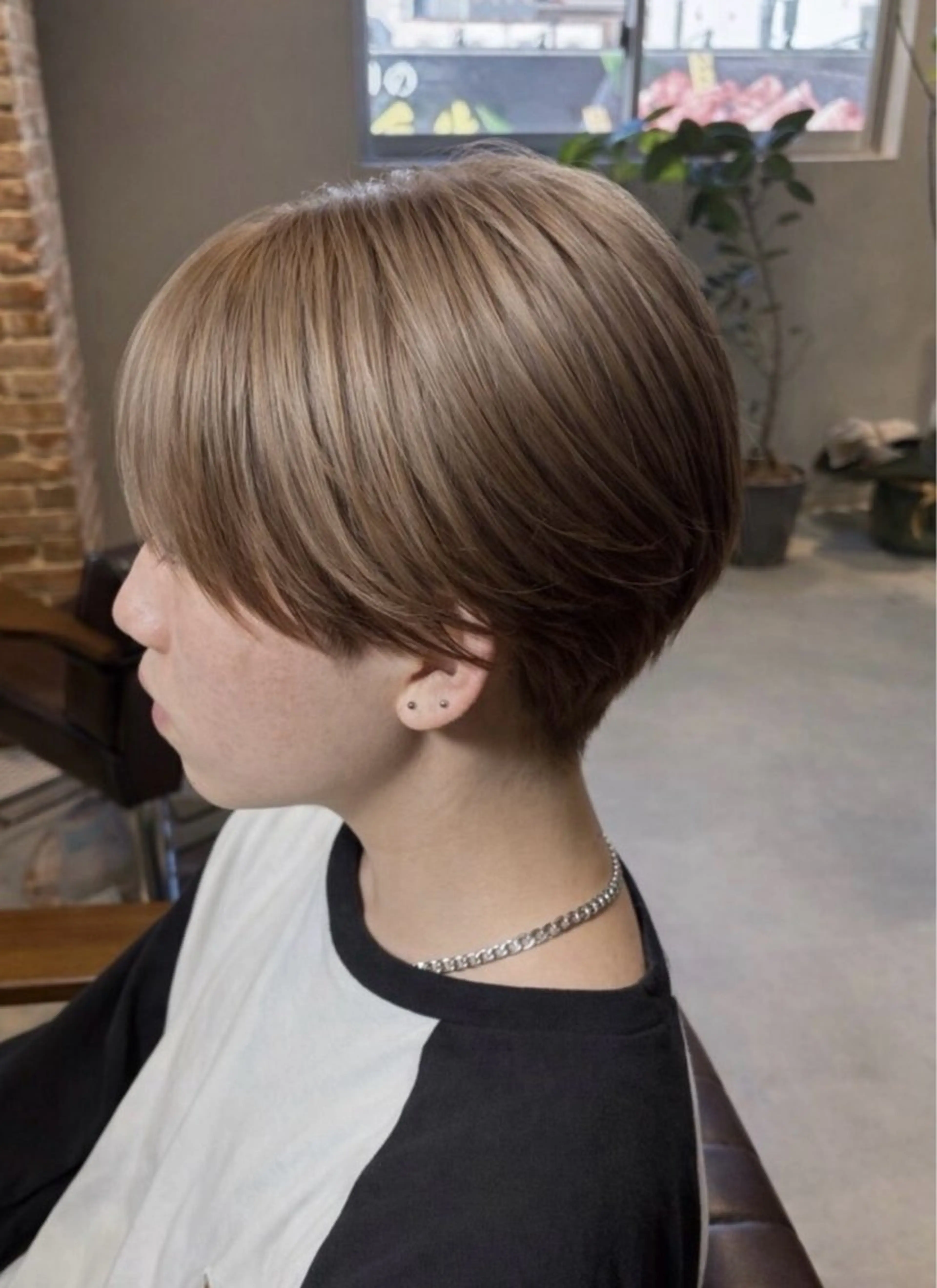 ショート カラー カット ヘアカラー トリートメント 冨沢 巧のヘアスタイル