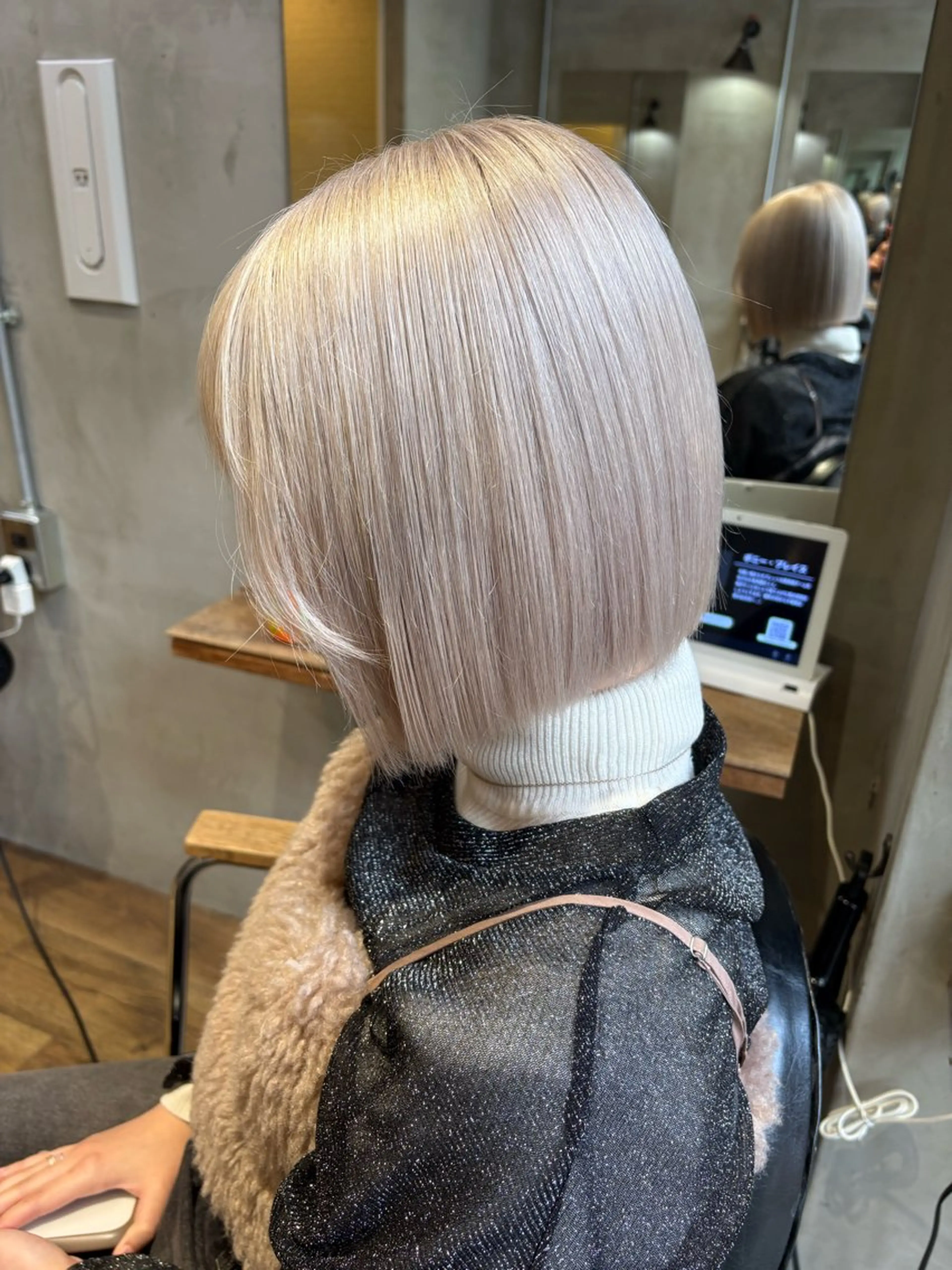 ショート ヘアカラー 井上 麻帆のヘアスタイル