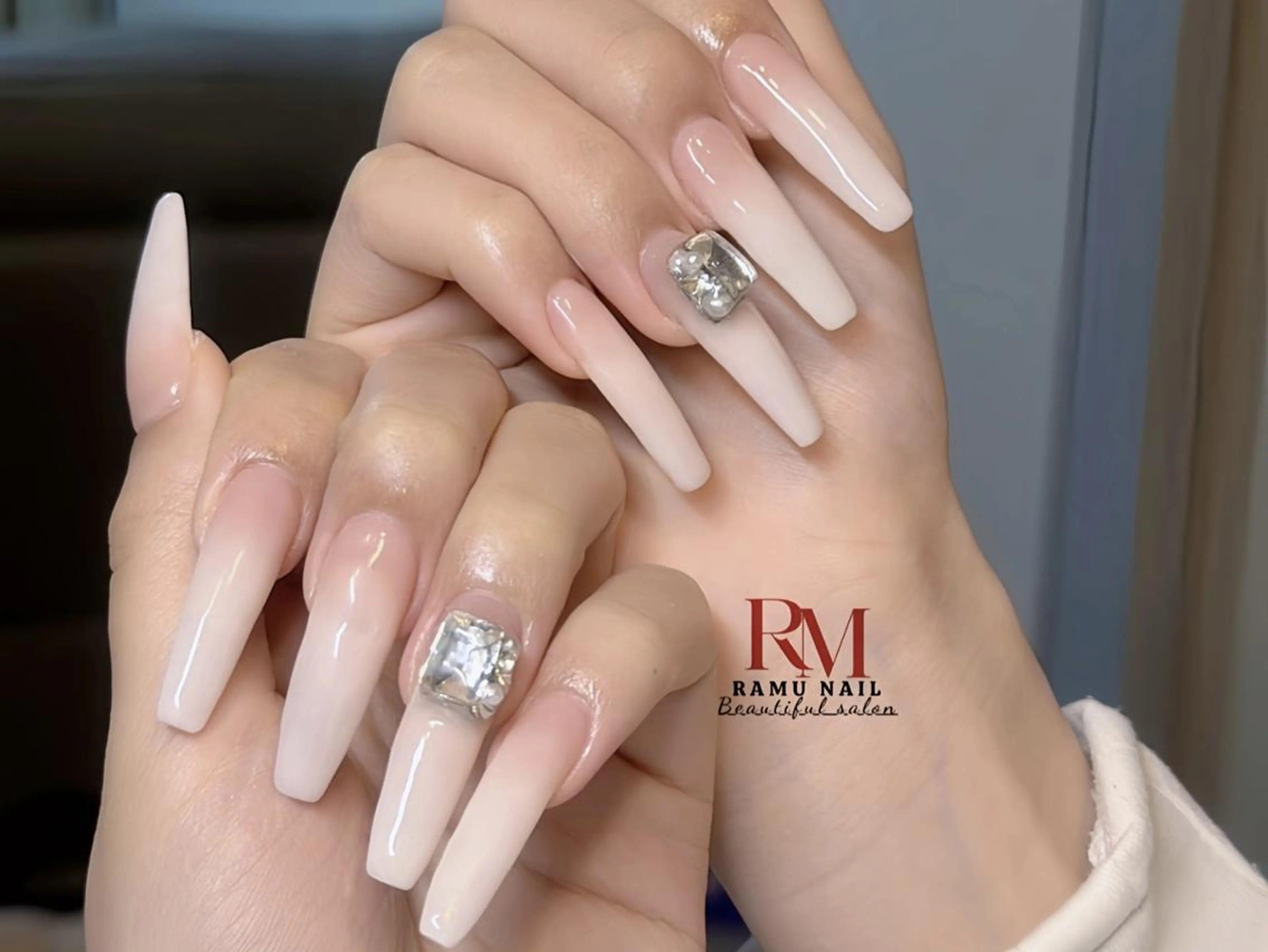 ネイル チークネイル フレンチネイル グラデーション マグネットネイル ネイルチップ ハンドネイル YURI Chanのネイルデザイン