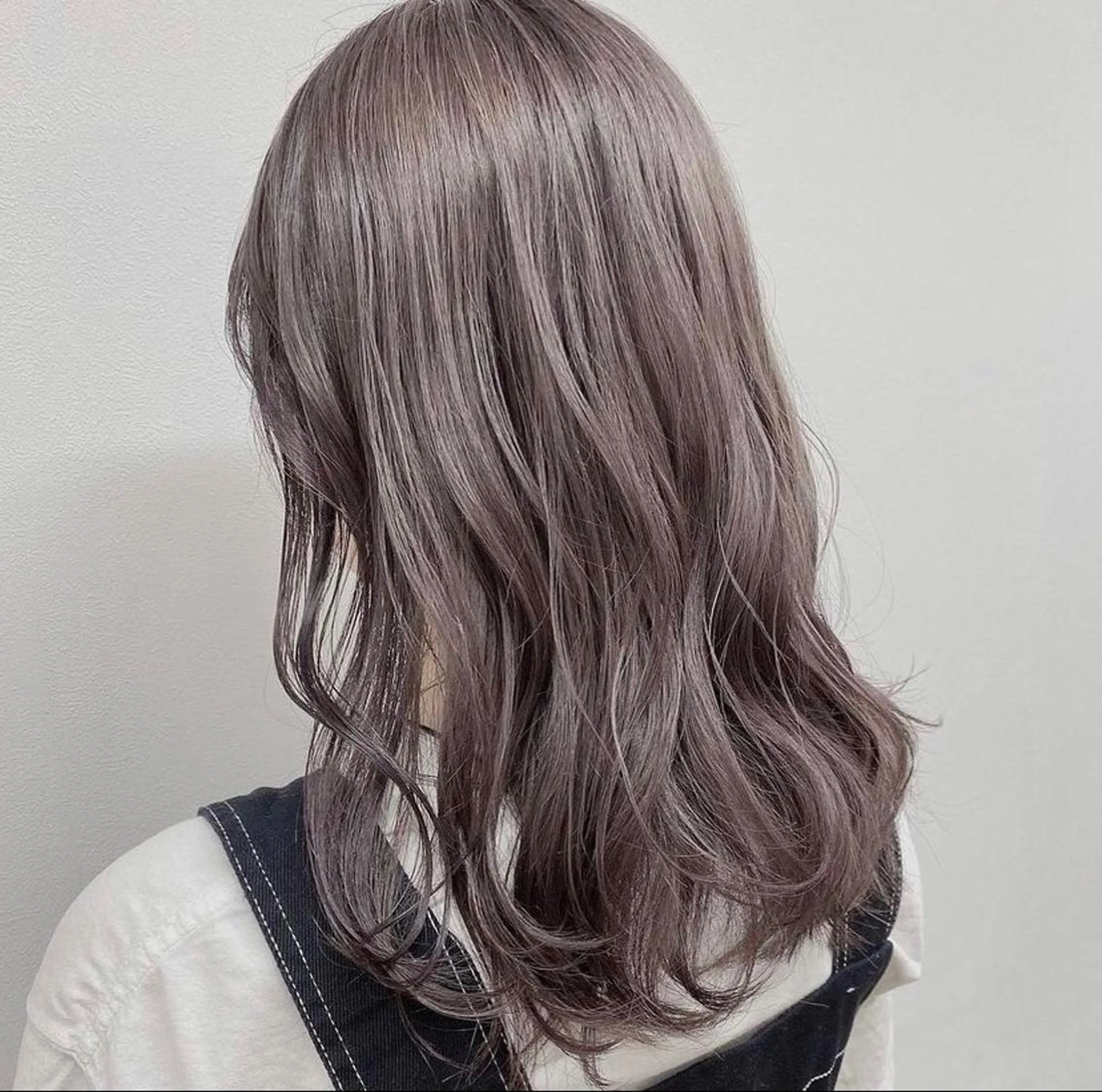 セミロング ♡透け感カラー 大賀哲平♡のヘアスタイル