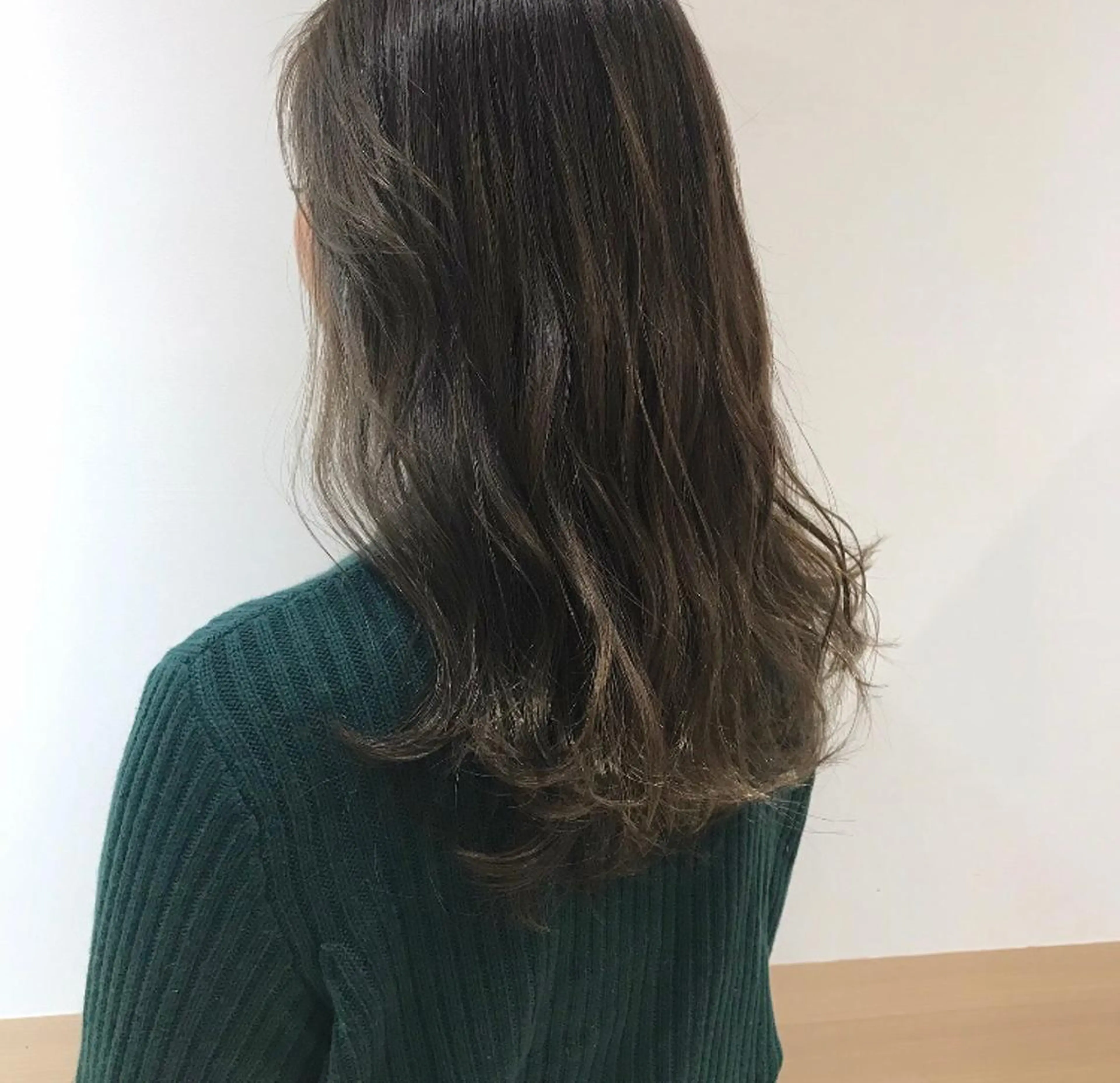 セミロング カラー 大阪ヴィーガンサロン KANAKOのヘアスタイル