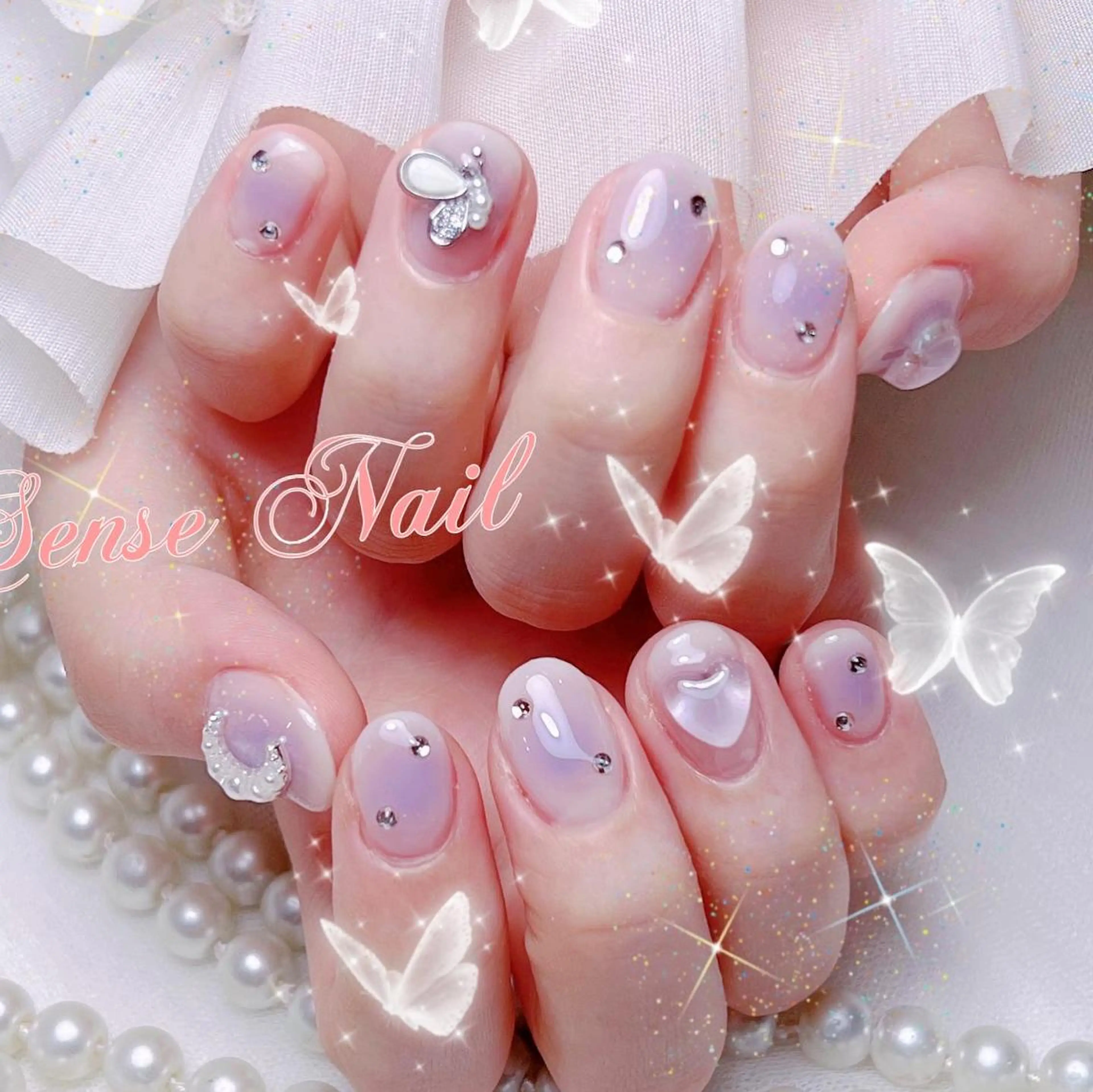 ネイル Queening 🦋のネイルデザイン