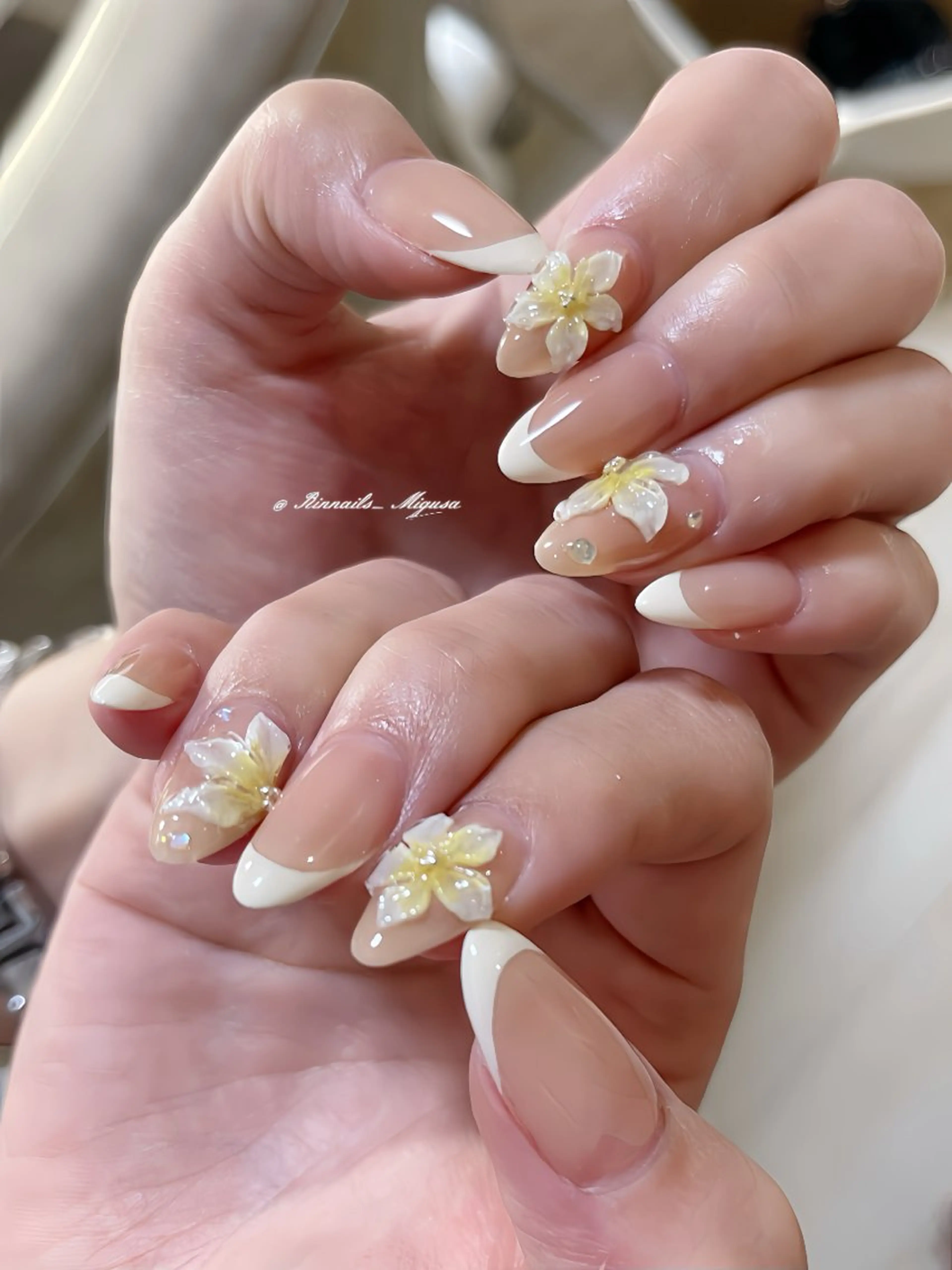 ミディアム 韓国風ヘア ハンドネイル RIN NAILS ᥫ᭡Migusaのネイルデザイン